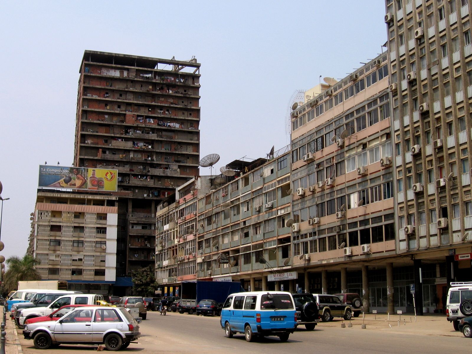 1600x1200 Luanda