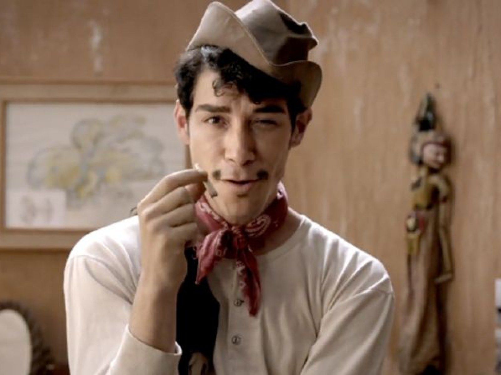 1600x1200 Cantinflas' Interview: Spanish Actor Óscar Jaenada Talks About Playing Mexican Icon Mario Moreno
