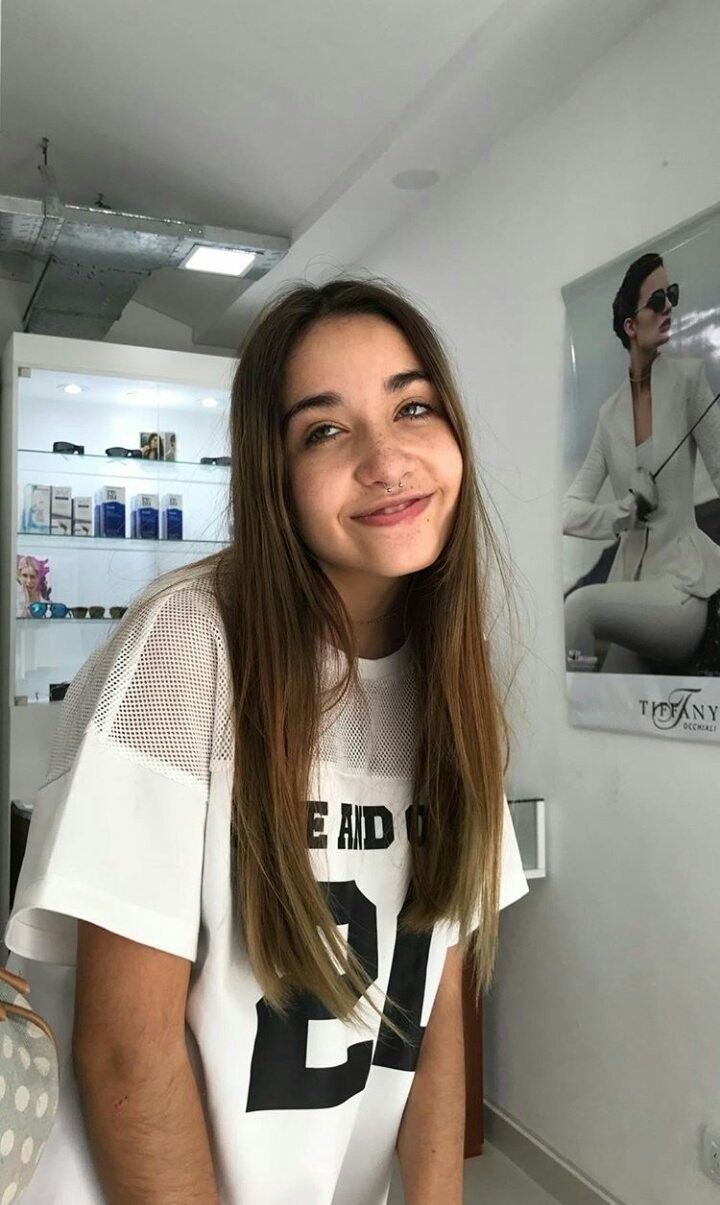720x1205 María Becerra ❤ SIEMPRE FUERTE MB. Becerro, Becerras, Fotos de martina stoessel