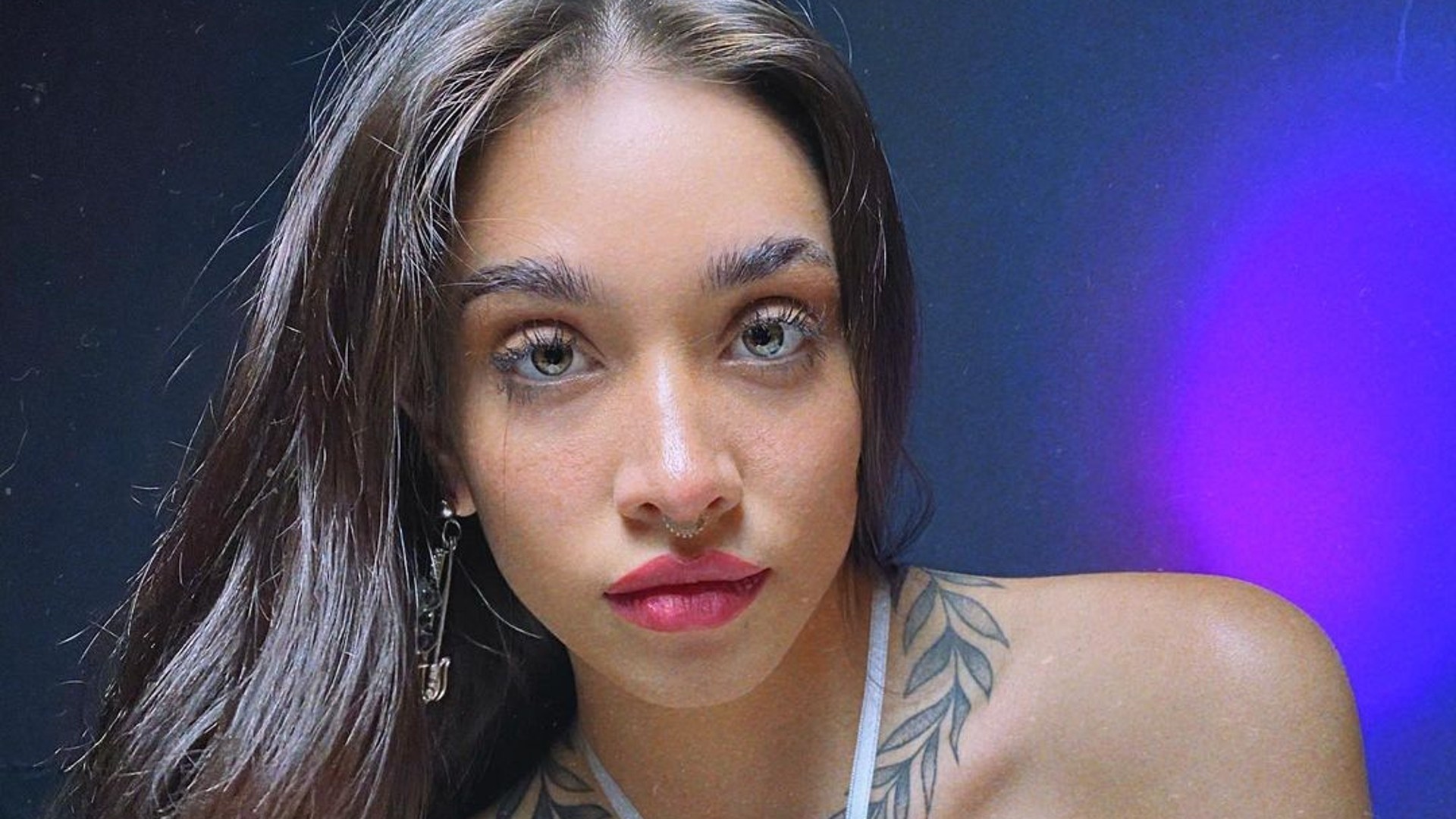 1920x1080 María Becerra confesó su truco para lograr unas soap brows perfectas