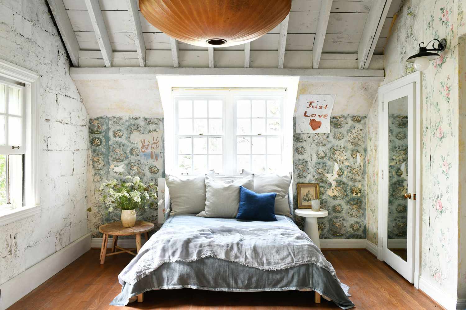 1500x1000 Cozy Bedroom Ideas That Feel Like a Warm Hug