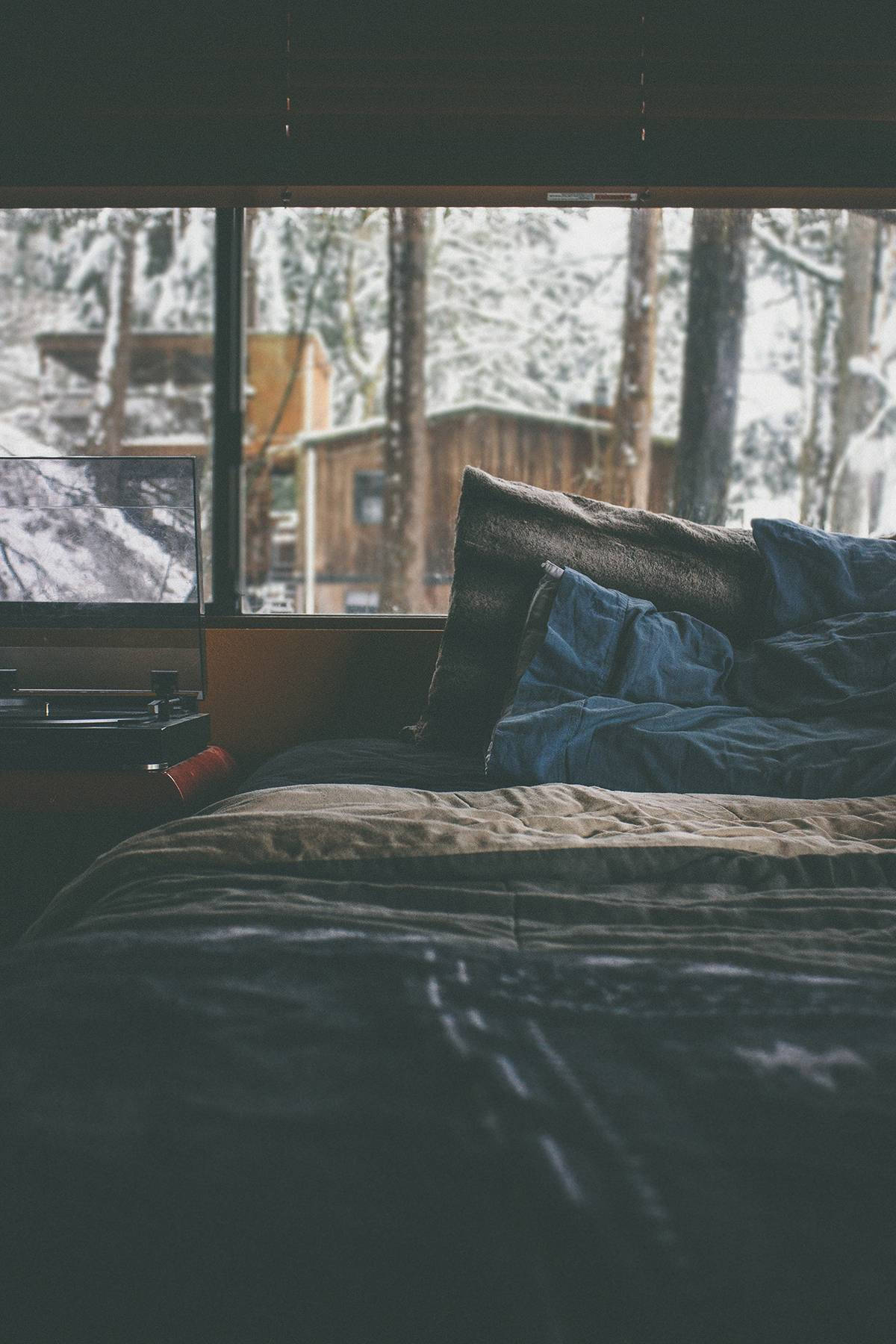 1200x1800 Aesthetic Bedroom Wallpaper