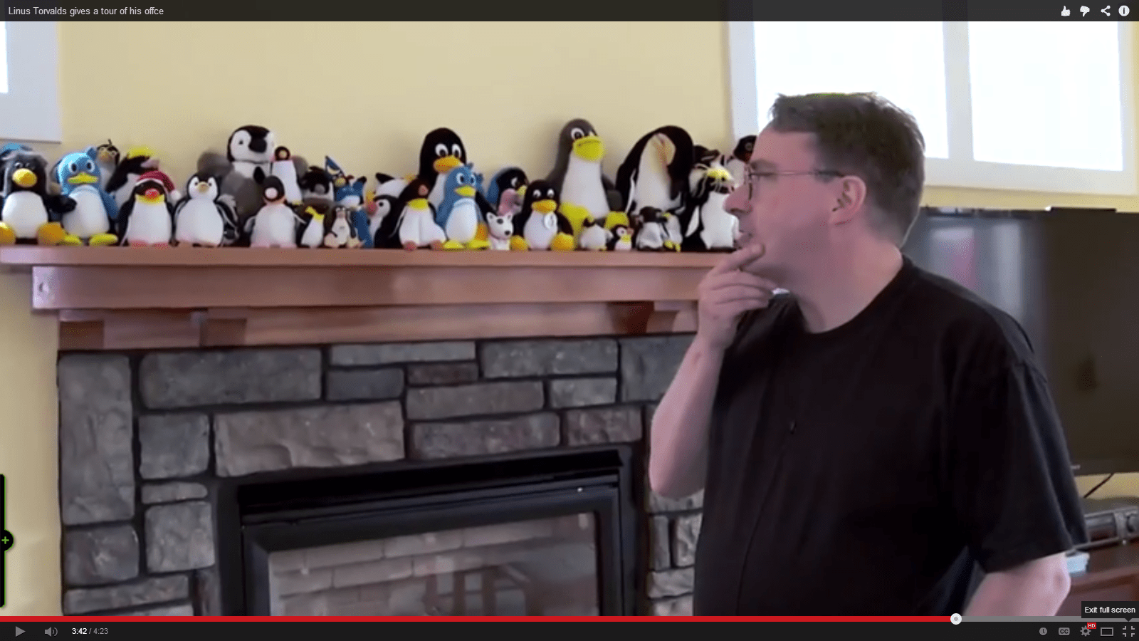 1600x900 Nerd cribs: Linux creator Linus Torvalds shows off his office
