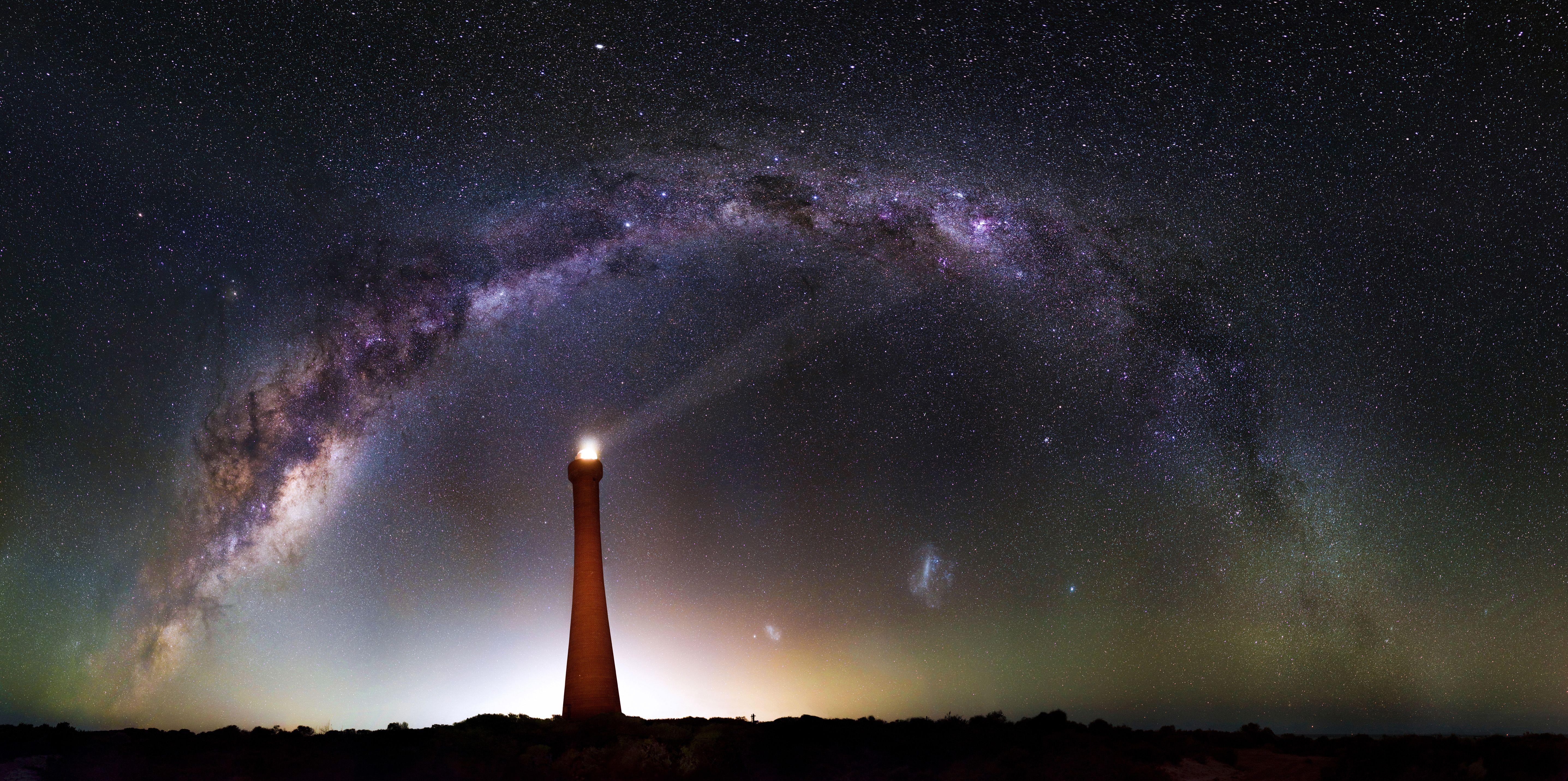5747x2863 Milky Way over Guilderton Lighthouse, Western Australia 4k Ultra HD Wallpaper