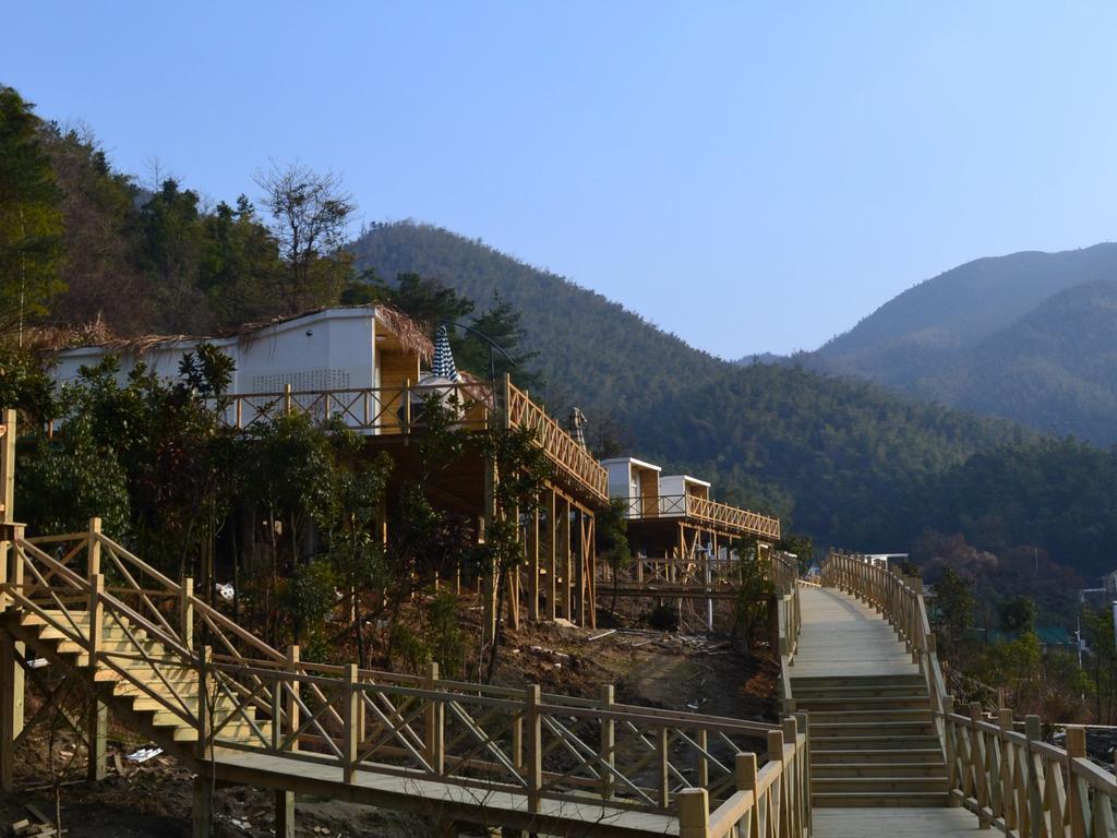 1024x768 Nanchang Yijing Campsite, China