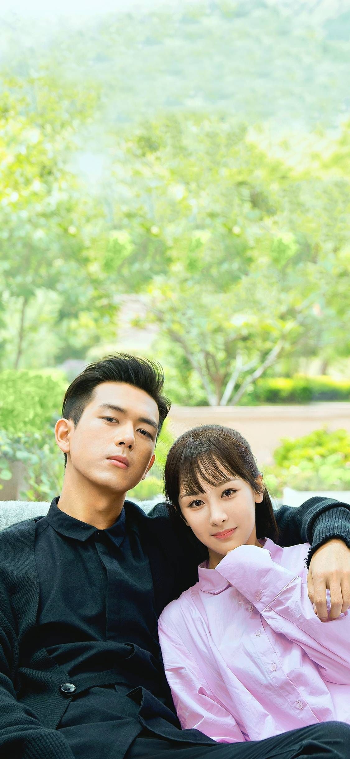 1125x2436 Yang Zi Wallpaper