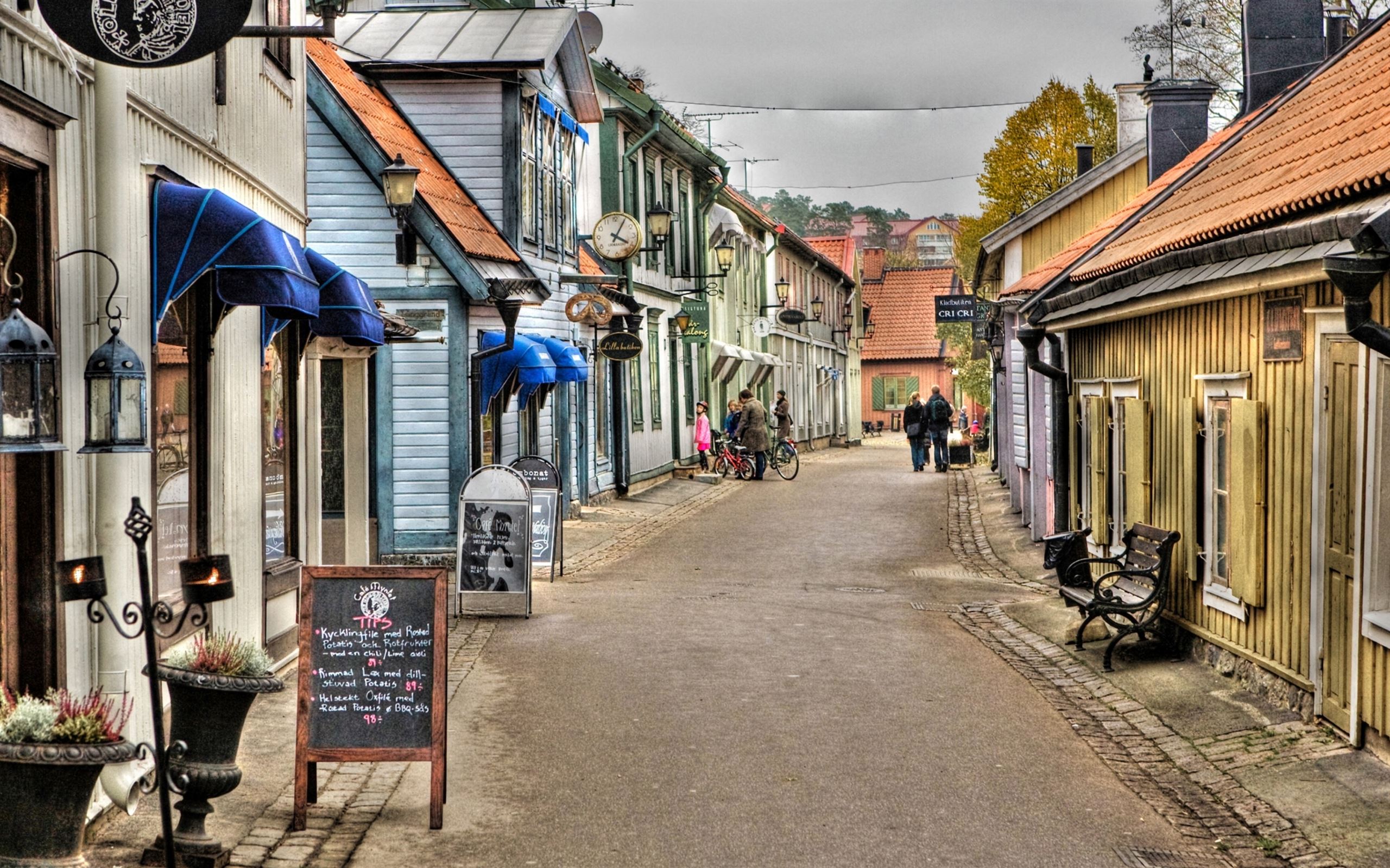 2560x1600 Old Street MacBook Air Wallpaper Download