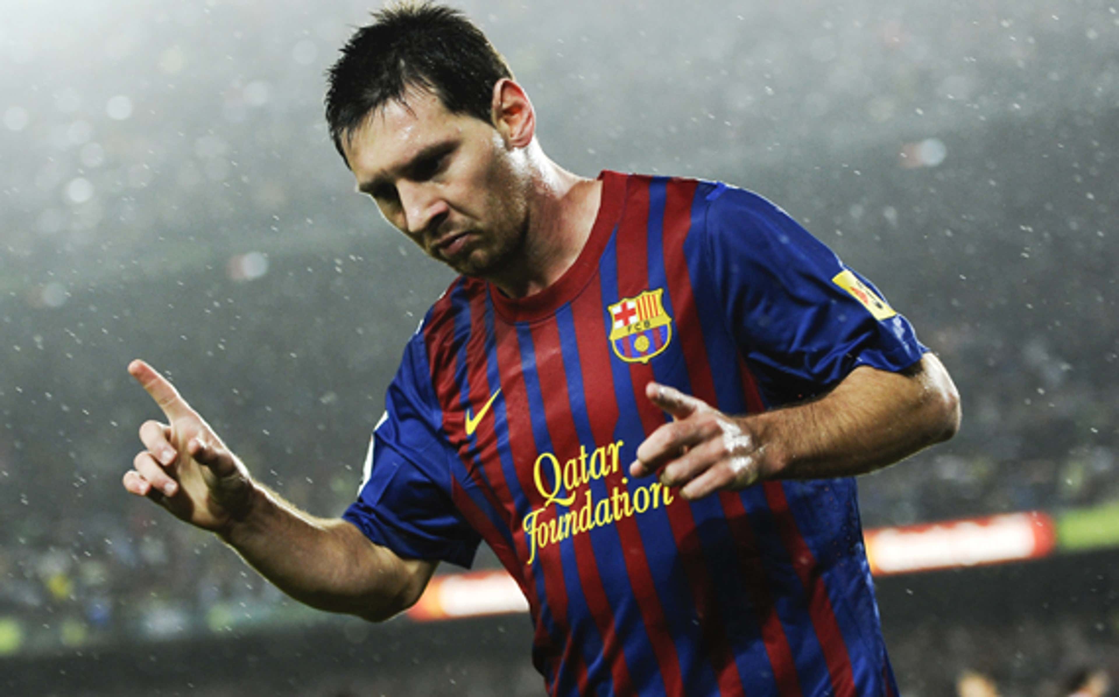 3840x2392 Ronaldinho & Deco were completely out of control; to unleash the power of Lionel Messi, they had to leave Barcelona'. Goal.com Ghana