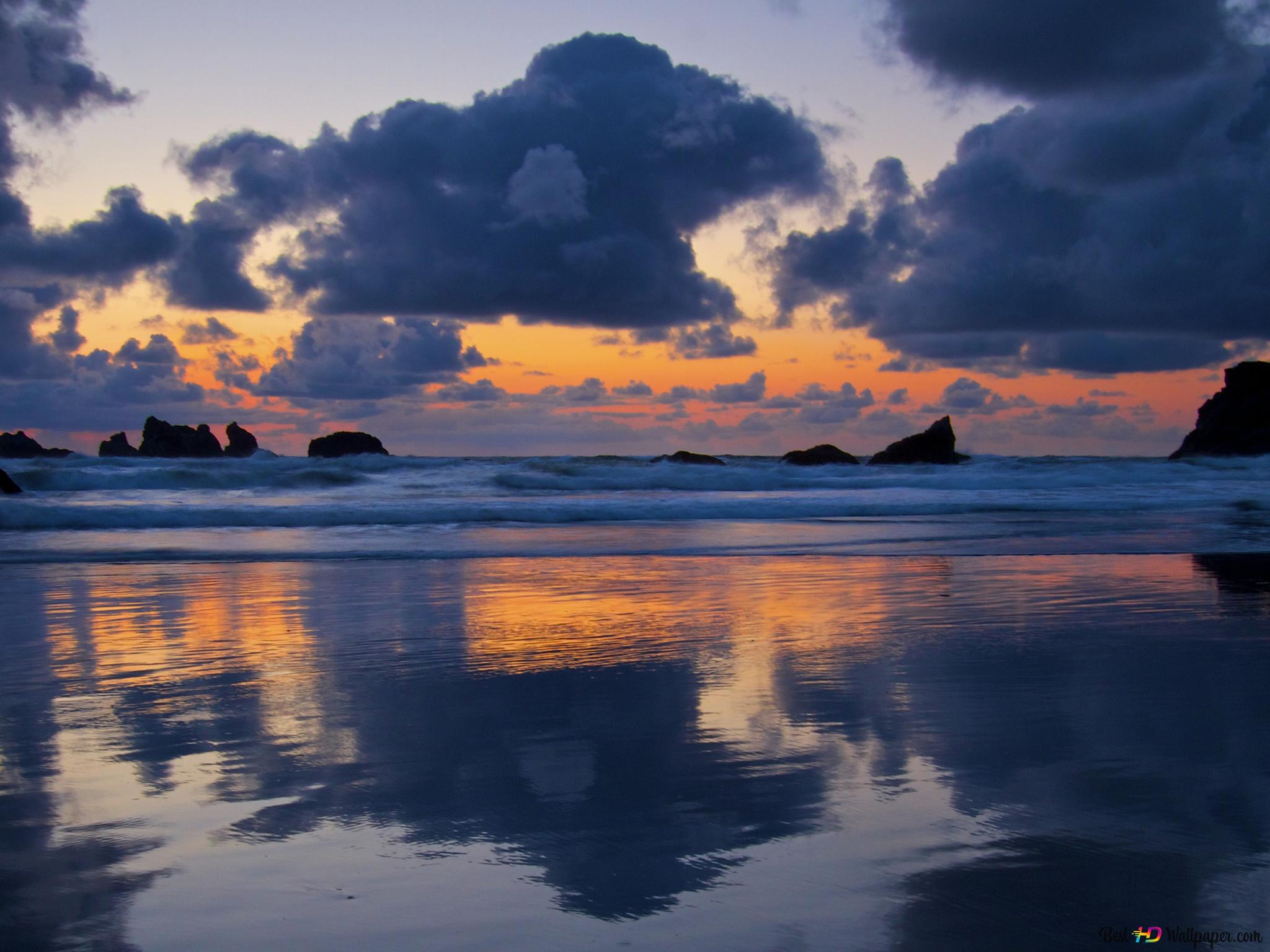2048x1536 Cloudy Weather in beach 4K wallpaper download