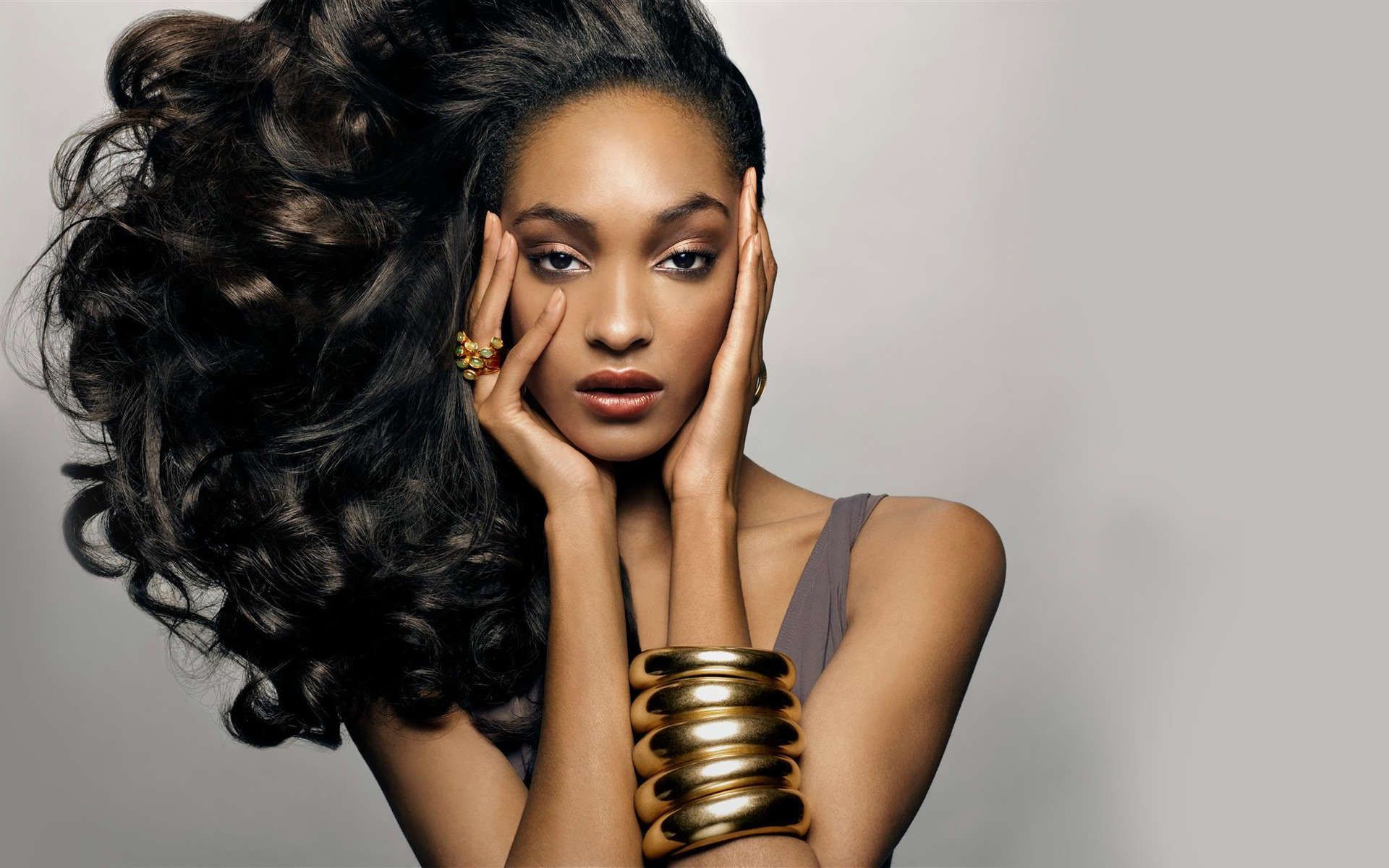1920x1200 Jourdan Dunn to launch children's clothing line