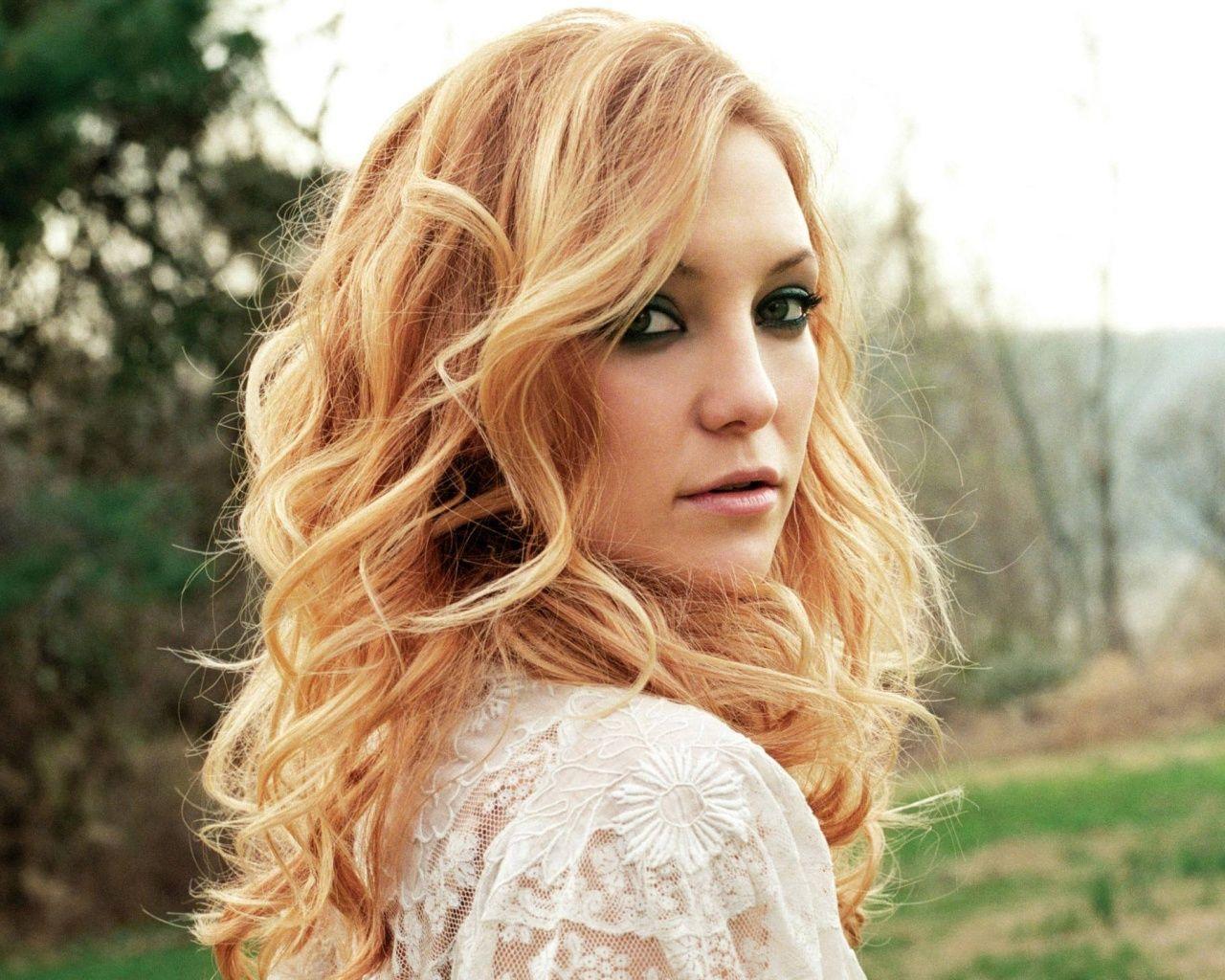 1280x1024 Kate Hudson look desktop PC and Mac wallpaper
