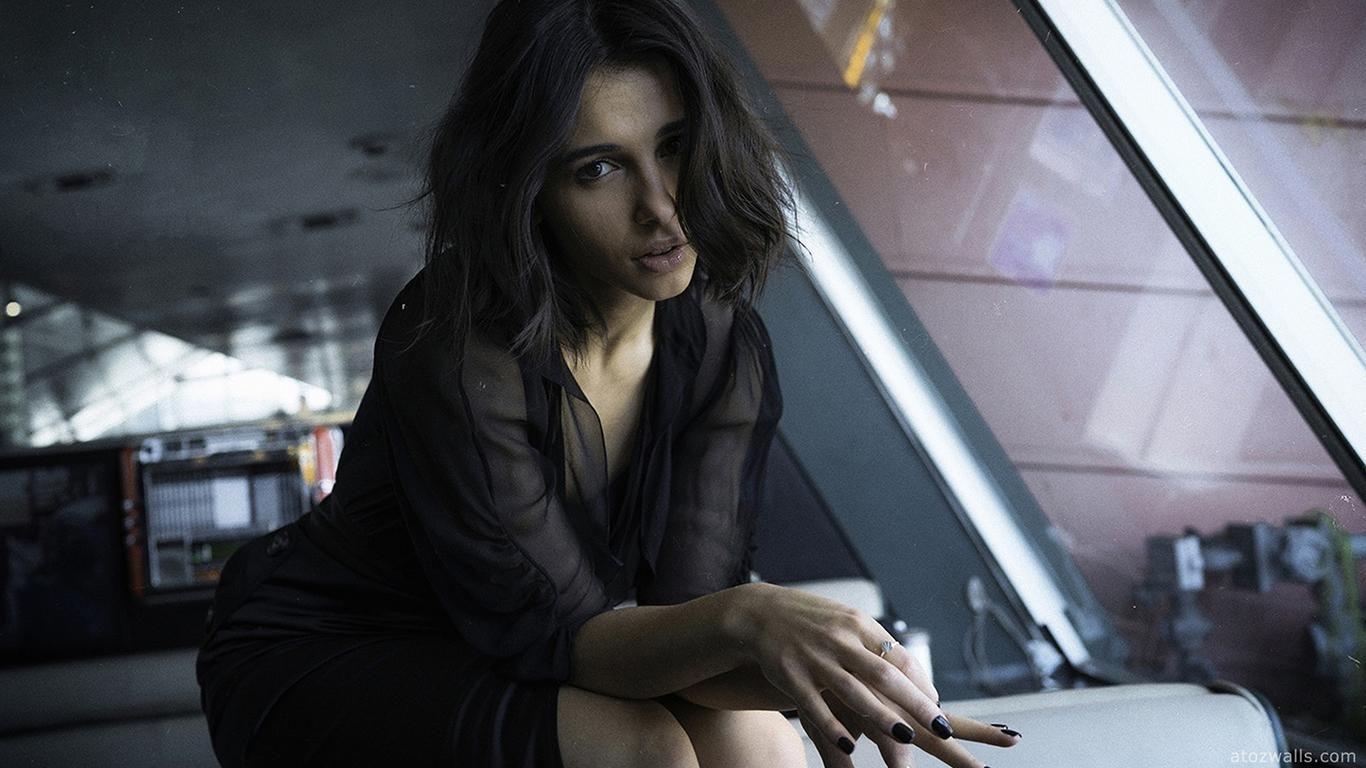 Naomi Scott HD Wallpaper