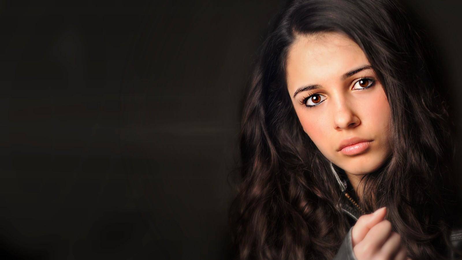 1600x900 Naomi Scott Wallpaper Image Photo Picture Background