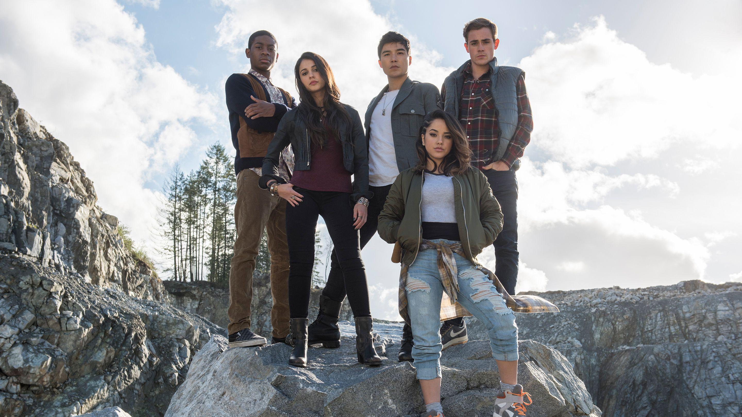2880x1620 Wallpaper Power Rangers, Naomi Scott, Becky G, RJ Cyler, Ludi Lin