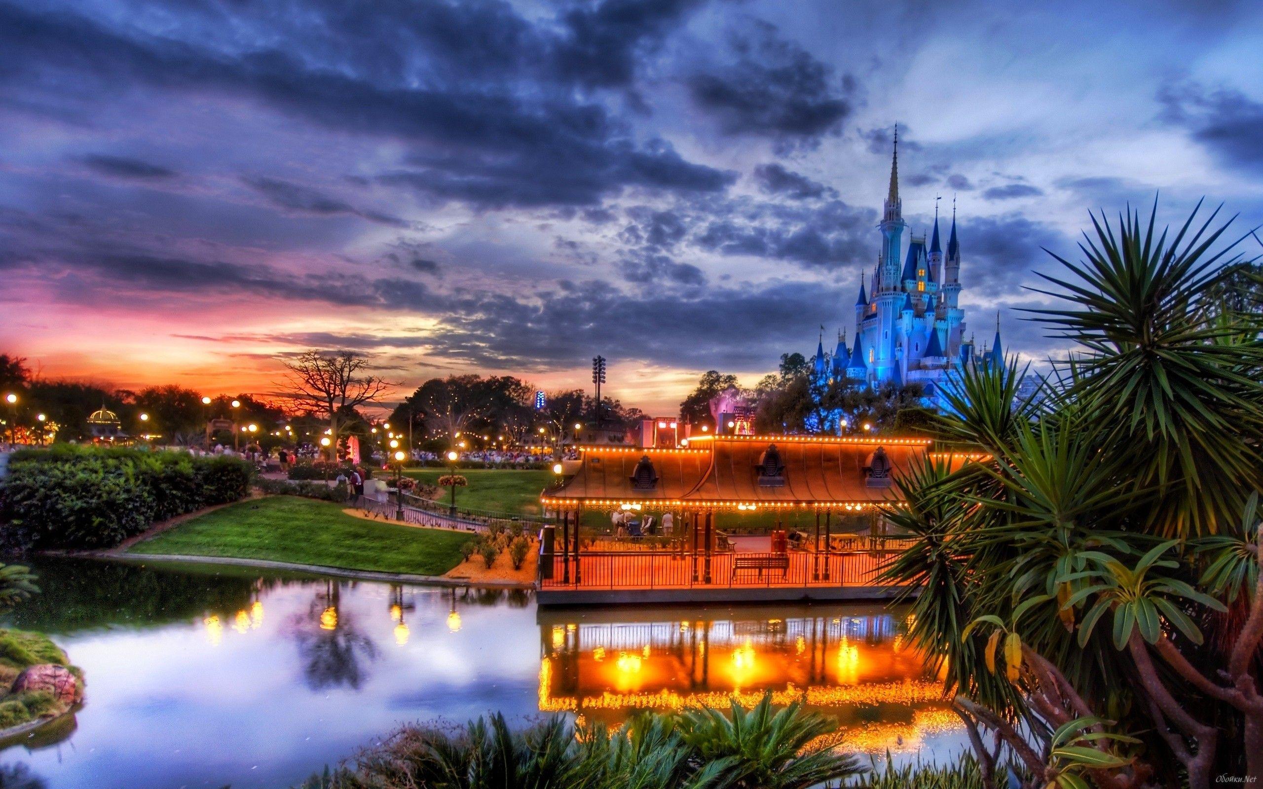 2560x1600 Disney Thanksgiving Desktop Wallpaper