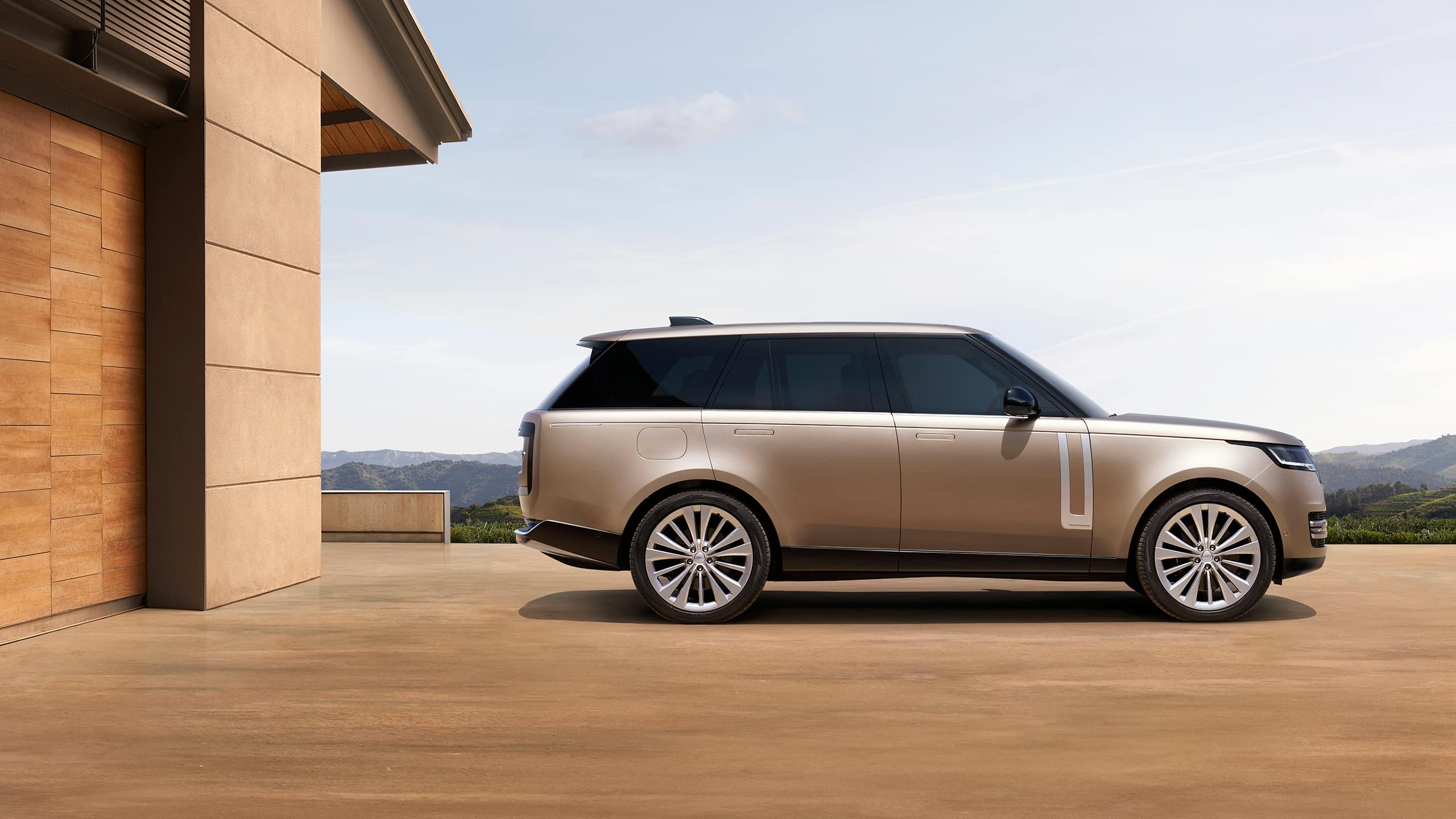 2560x1440 Range Rover 2023. Luxury Performance SUV