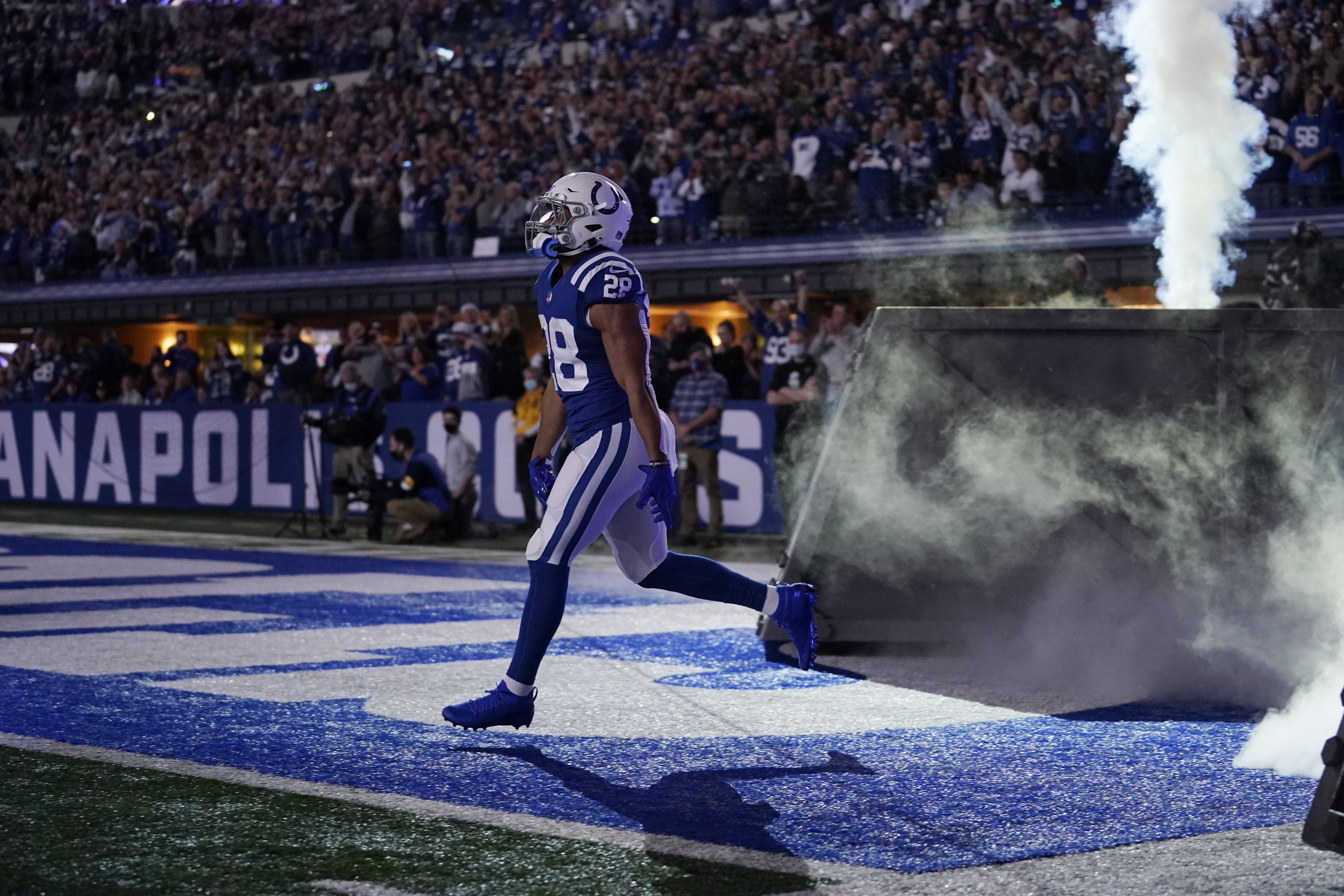 5696x3798 Jonathan Taylor Gets Salute From Edgerrin James After Setting Colts' Single Season Rushing Record
