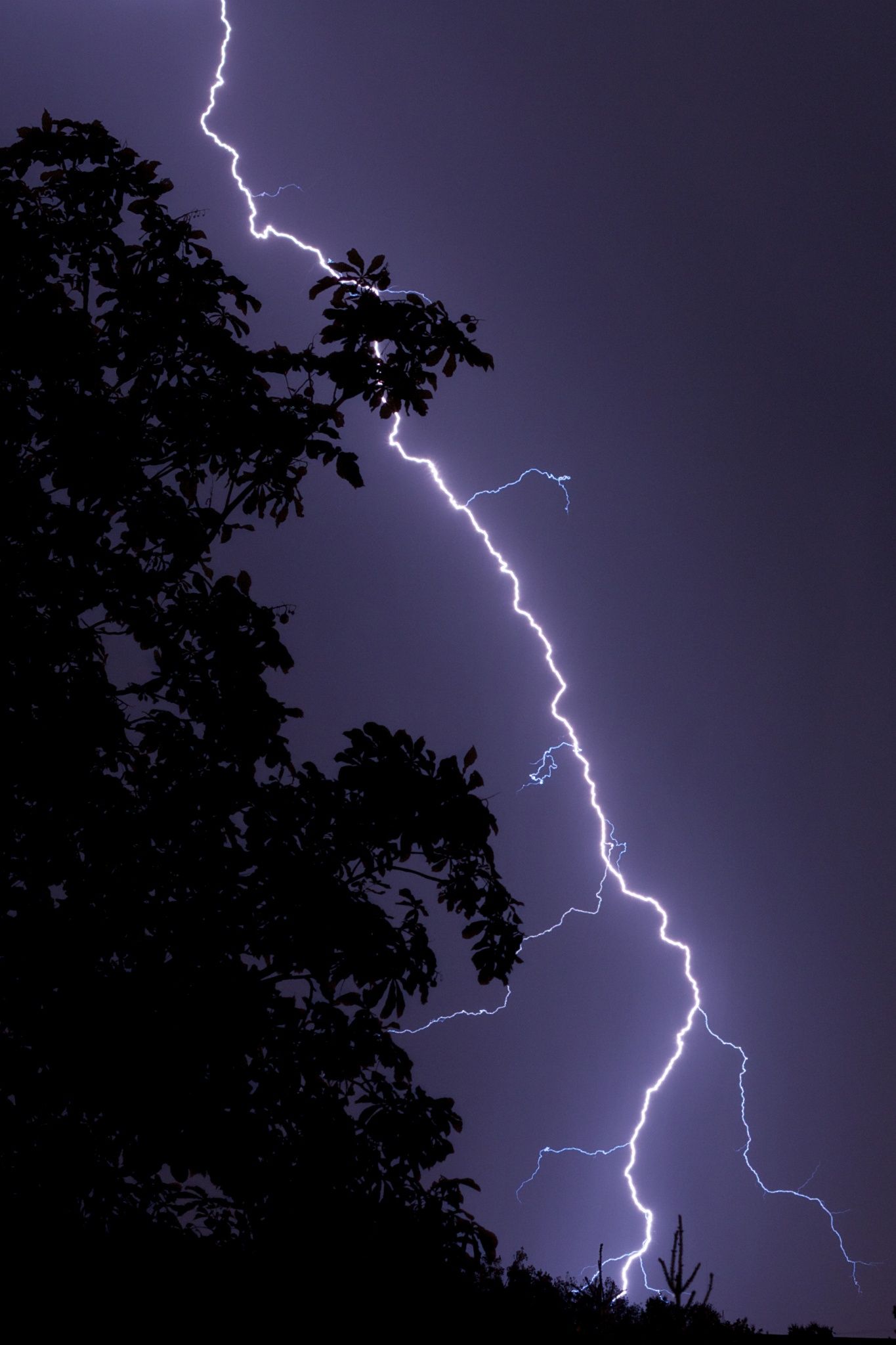 1365x2048 Aesthetic Thunder Wallpaper