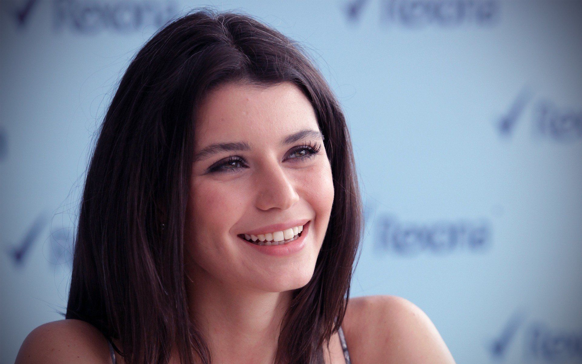 1920x1200 women, Beren Saat HD Wallpaper / Desktop and Mobile Image & Photo