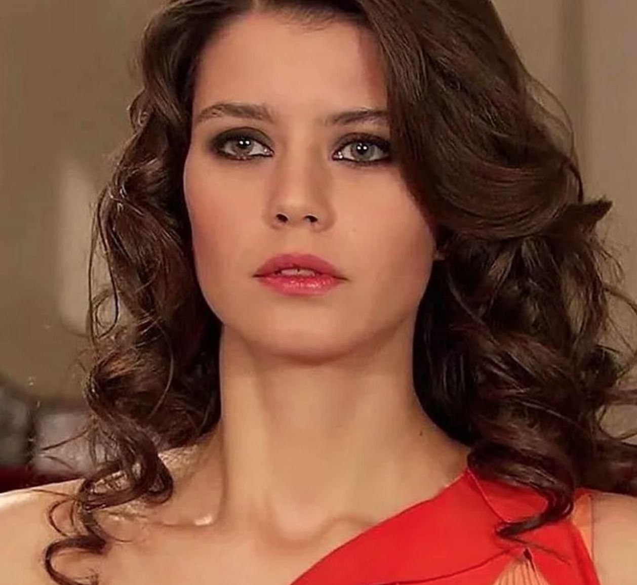 1258x1156 Beren Saat, nasıl bir albüm yapacak?