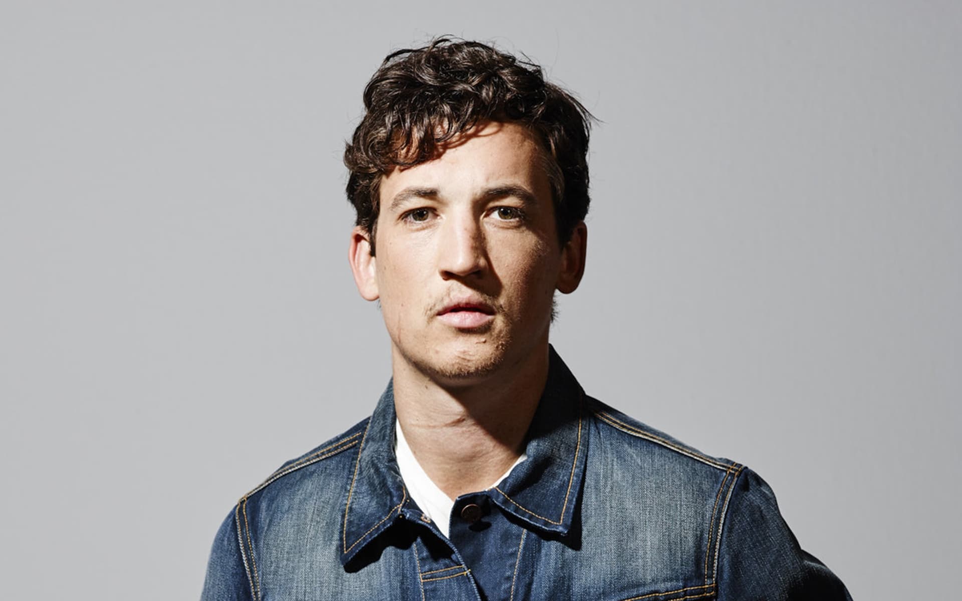1920x1200 Free download Miles Teller Desktop Wallpaper 55699 1920x1200px [1920x1200] for your Desktop, Mobile & Tablet. Explore Miles Teller Wallpaper. Jax Teller Wallpaper, Jax Teller Wallpaper Image, Ruthie Ann Miles Wallpaper
