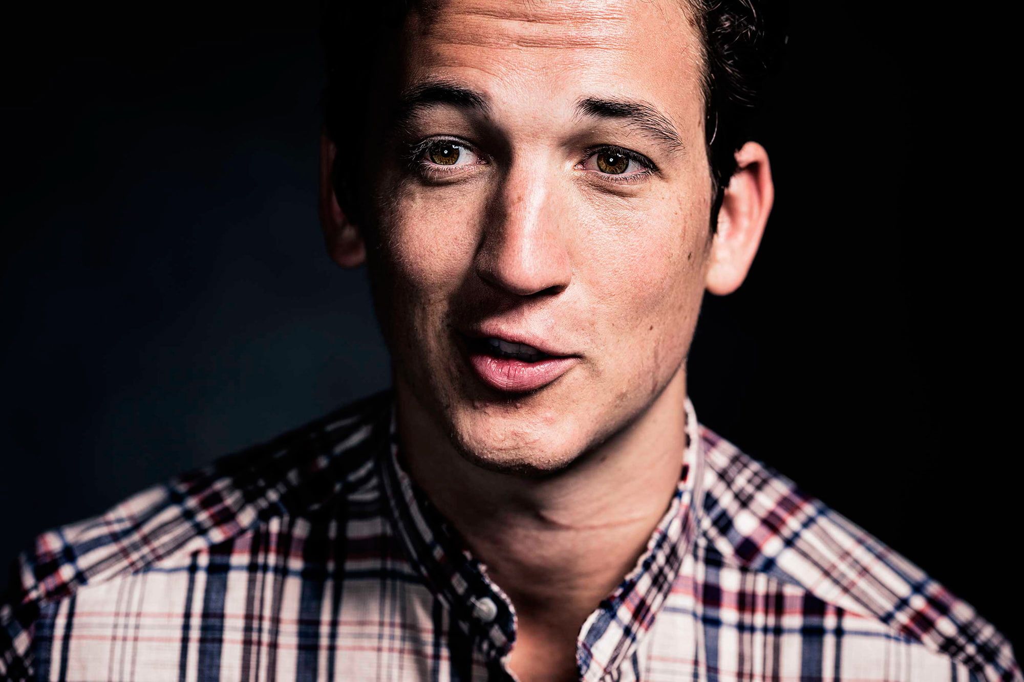 2000x1333 Wallpaper / Whiplash, Obsession, for the film, 1080P, Miles Teller, photohoot free download