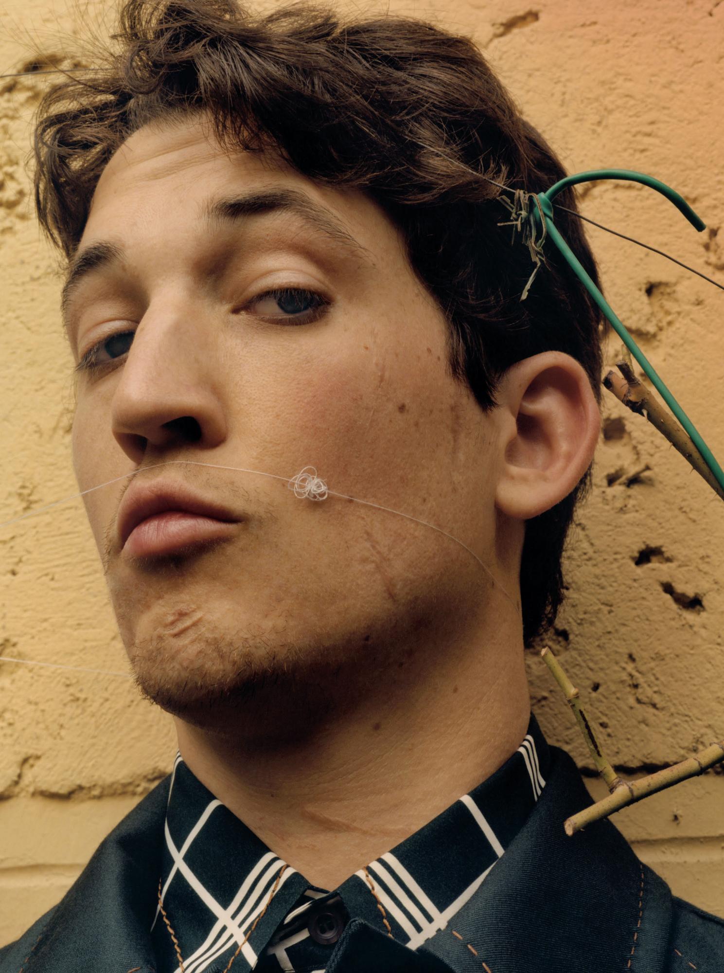 1489x2000 Miles Teller'Uomo Vogue Photohoot Teller фото