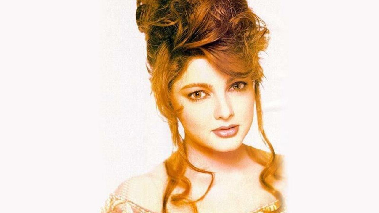 1280x720 Mamta Kulkarni Wallpaper