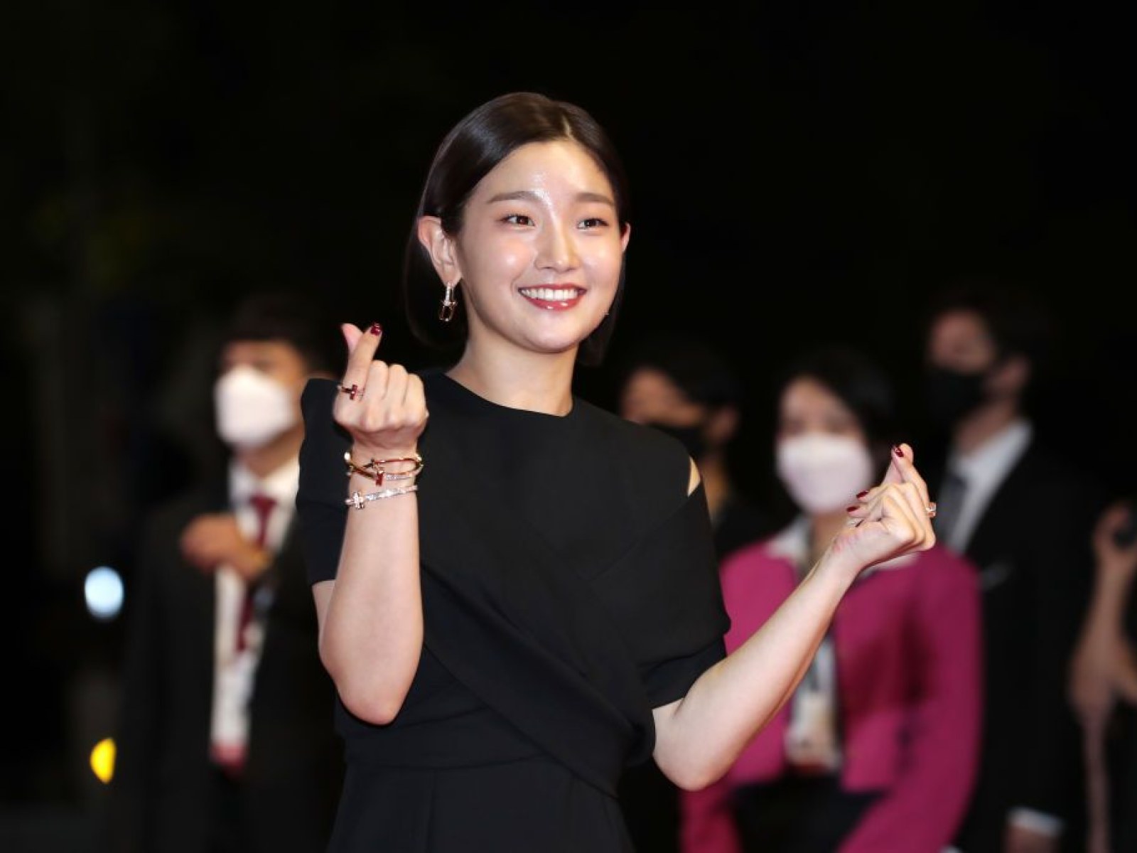 1600x1200 Parasite' Star Park So Dam's Net Worth As She Is Diagnosed With Papillary Thyroid Cancer