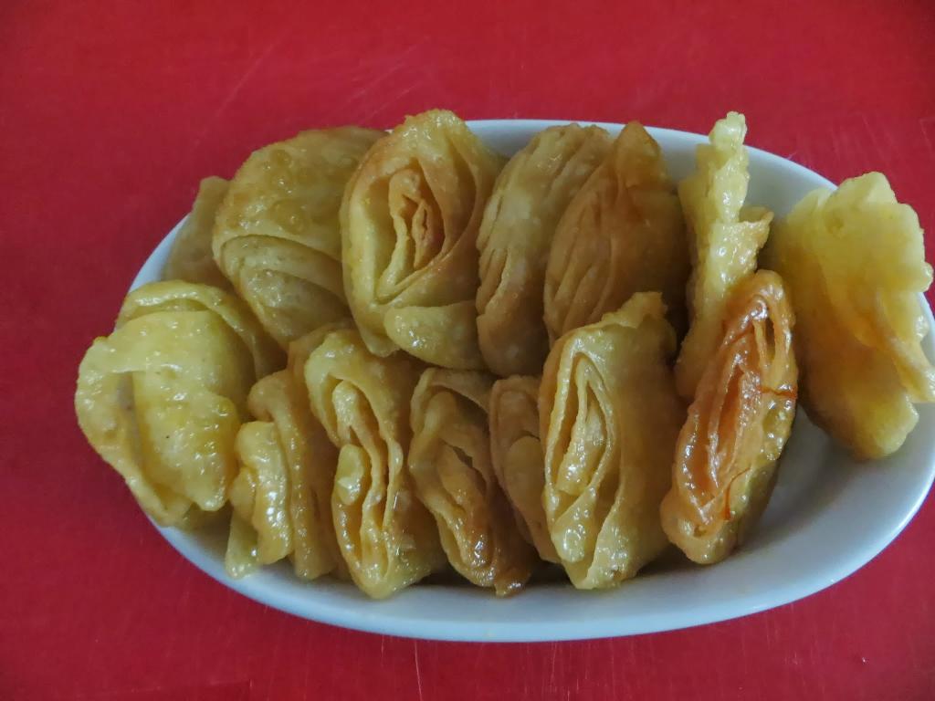 1024x768 Sweet Poori (Pakatali Poori)
