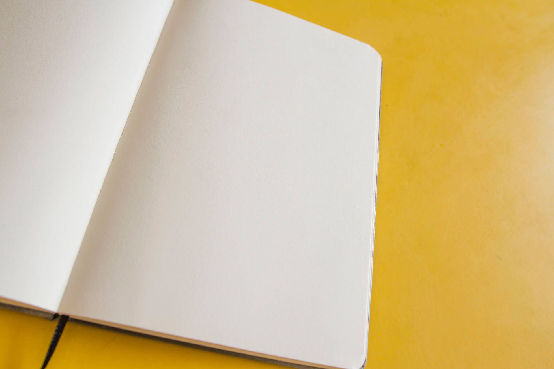 1920x1280 Download A Perfect, Plain Blank Page Wallpaper
