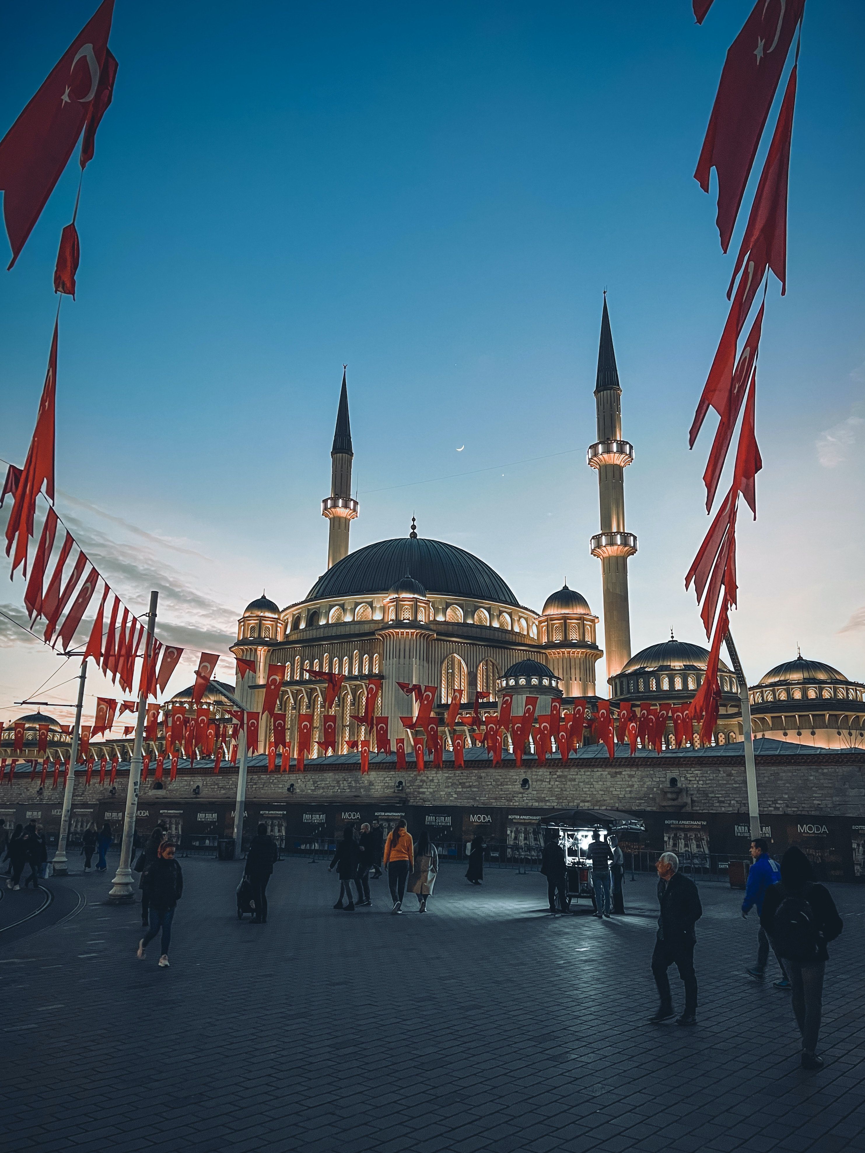 2966x3955 Taksim Square Photo, Download The BEST Free Taksim Square & HD Image