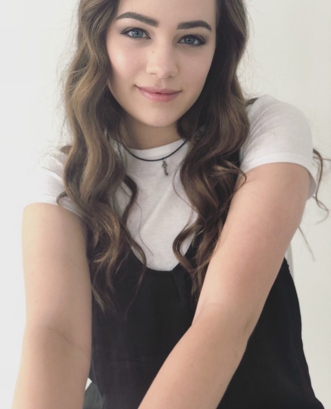 Mary Mouser Wallpapers - Top Free Mary Mouser Backgrounds - WallpaperAccess