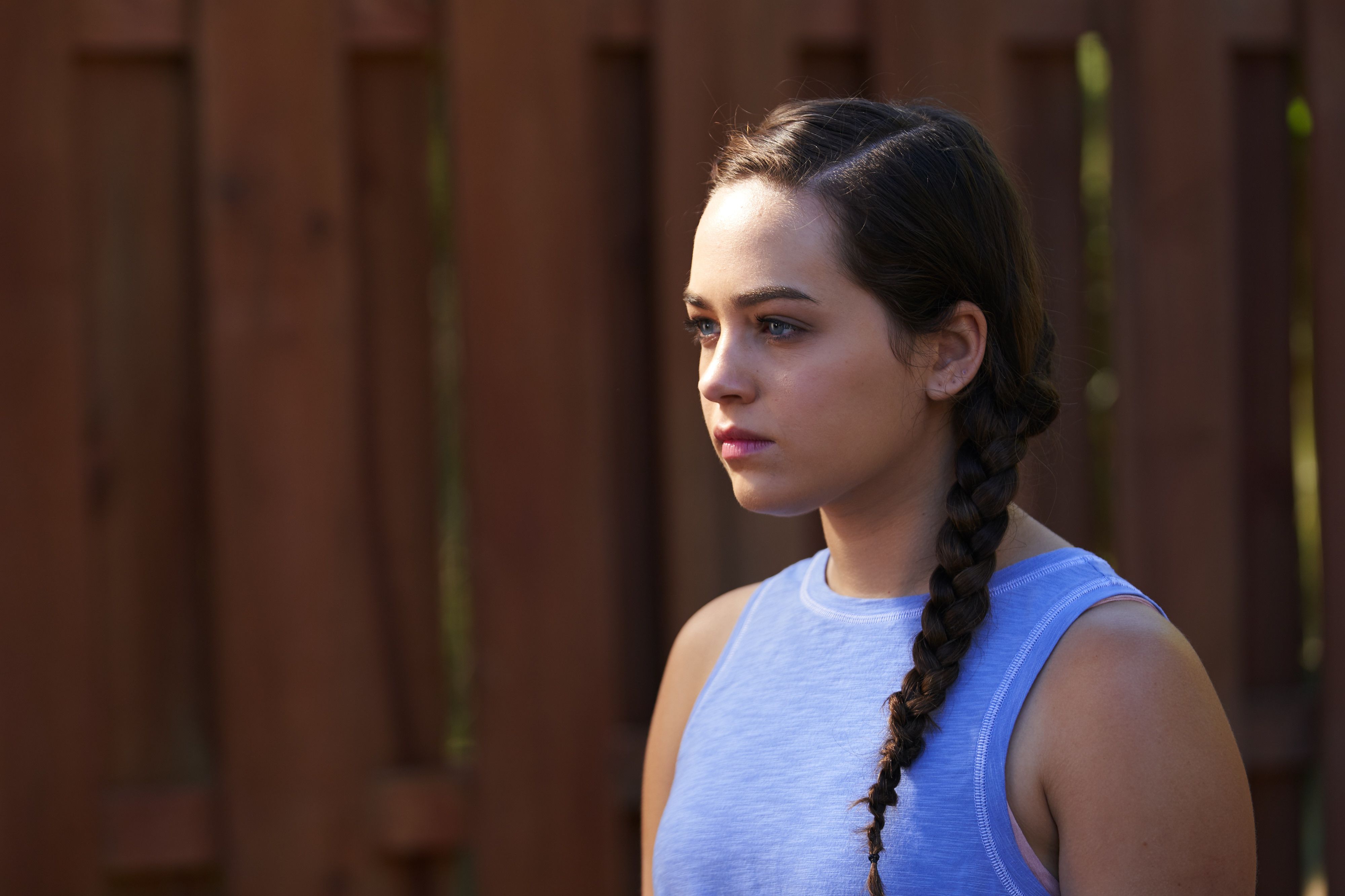 4000x2667 Mary Mouser HD Wallpaper and Background