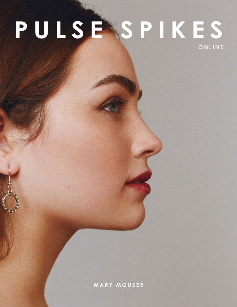 927x1200 Mary Mouser wallpaper