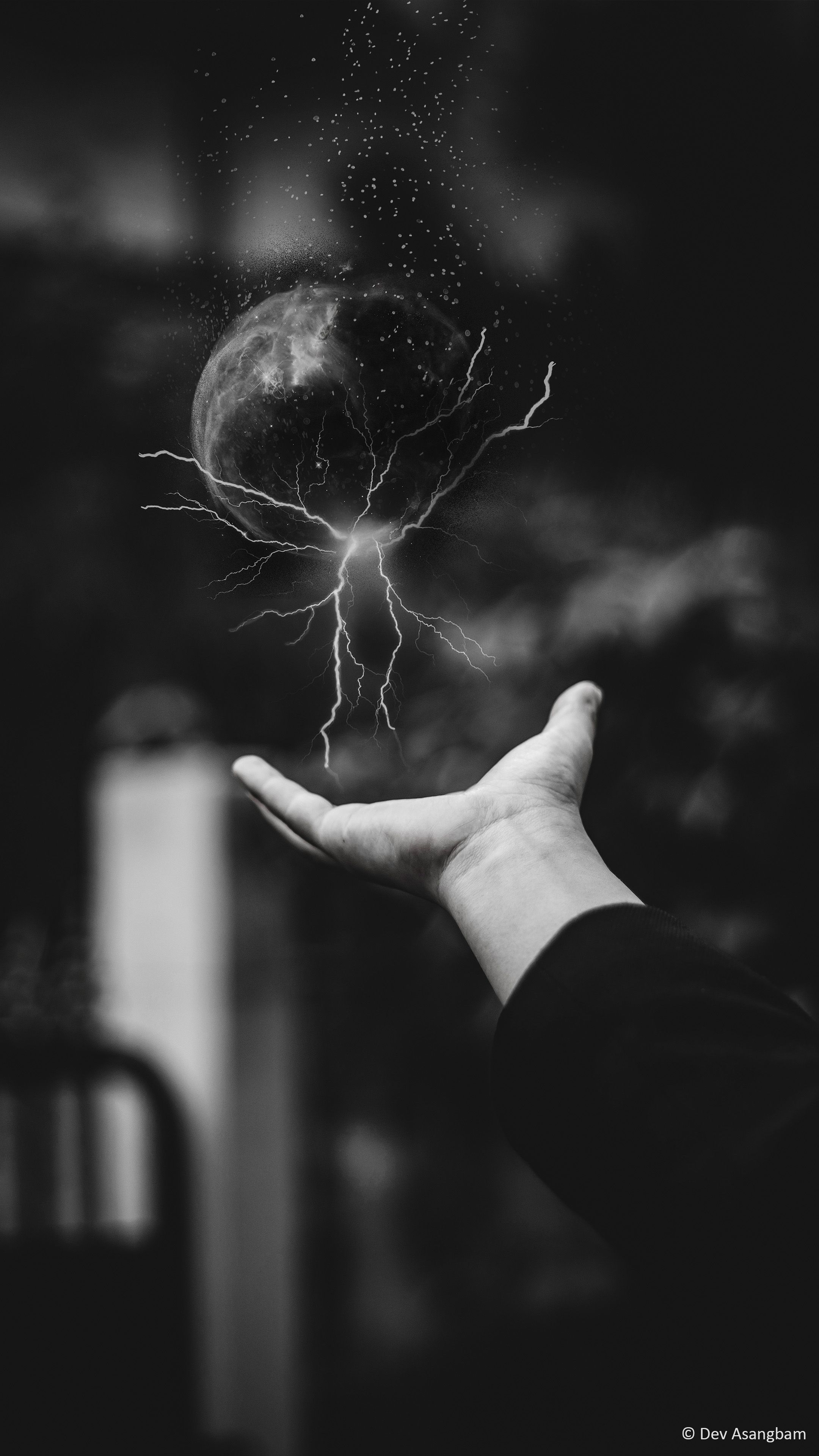 2160x3840 Power Lightening Hand Photography 4K Ultra HD Mobile Wallpaper
