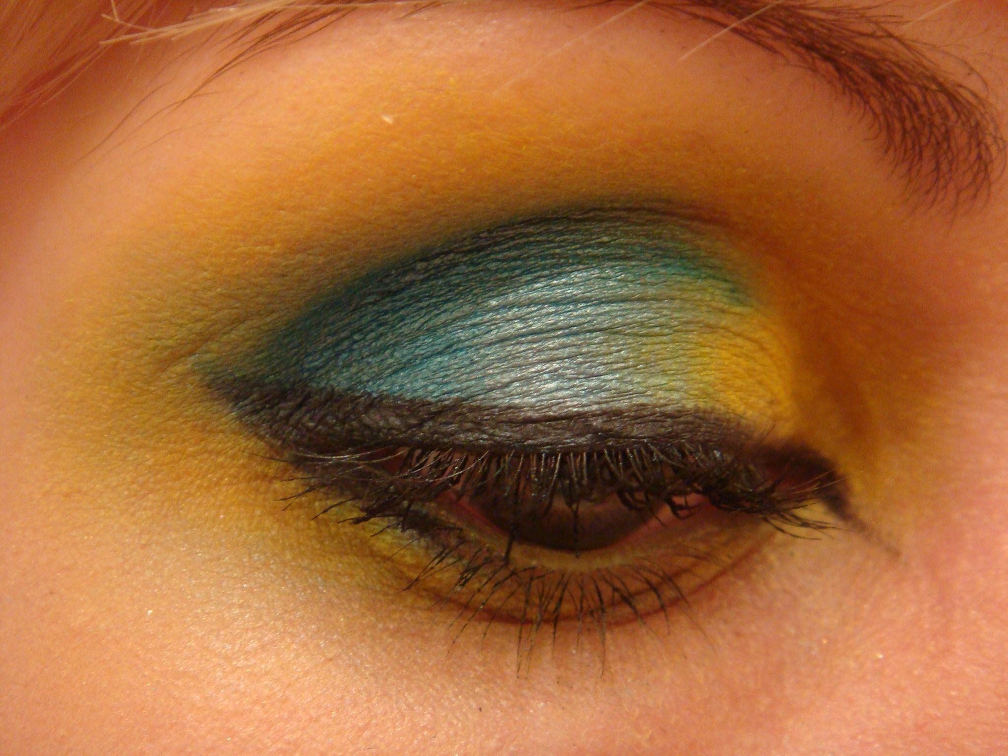 2048x1536 Blue yellow shadow three