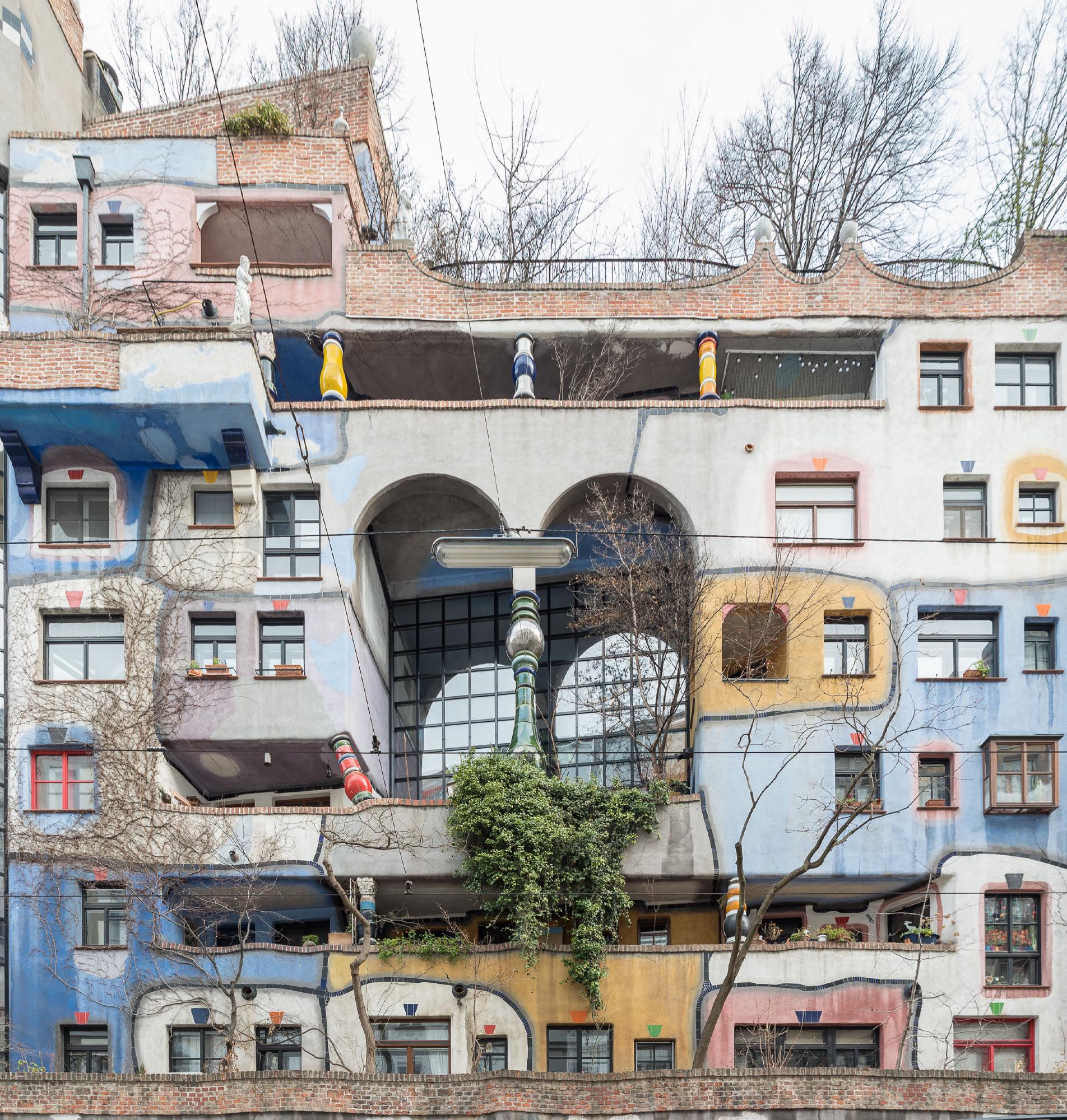 1904x2000 Friedensreich Hundertwasser, Joseph Krawina, Mariano De Angelis · Hundertwasserhaus · Divisare