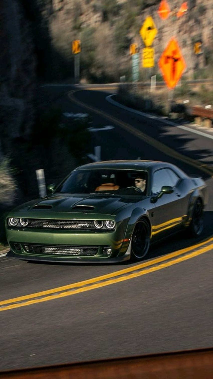 850x1511 Dodge Hellcat Redeye and Ferrari 812 Superfast HD phone wallpaper