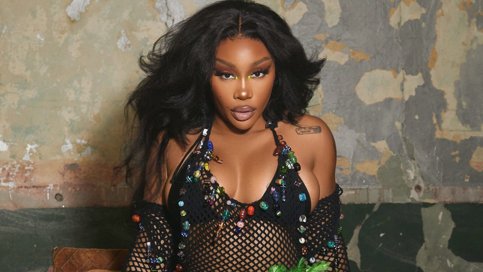 1600x900 Review: SZA's 'S.O.S.'