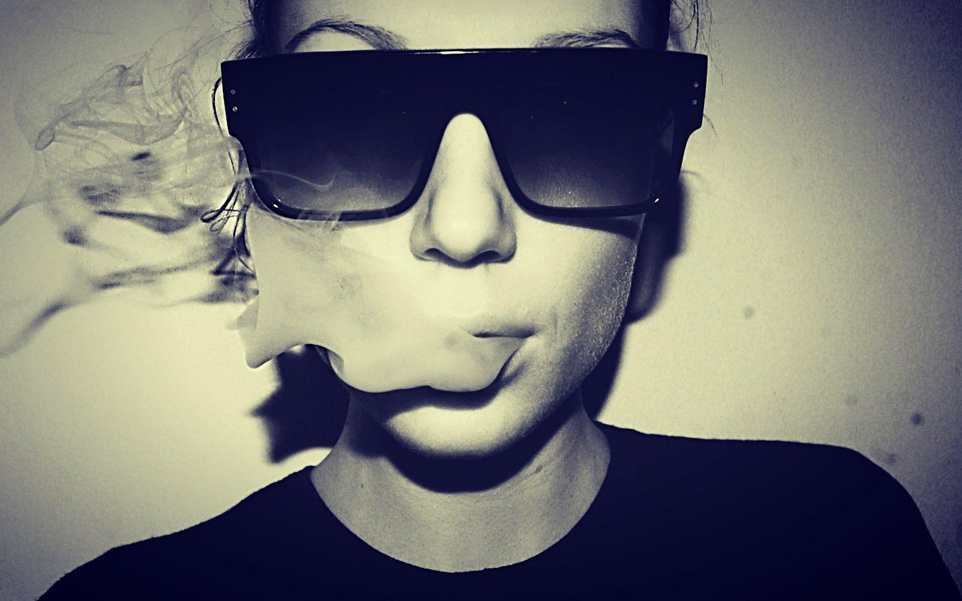 1920x1200 Five Reasons Why You Should Smoke Weed With Your Coworkers