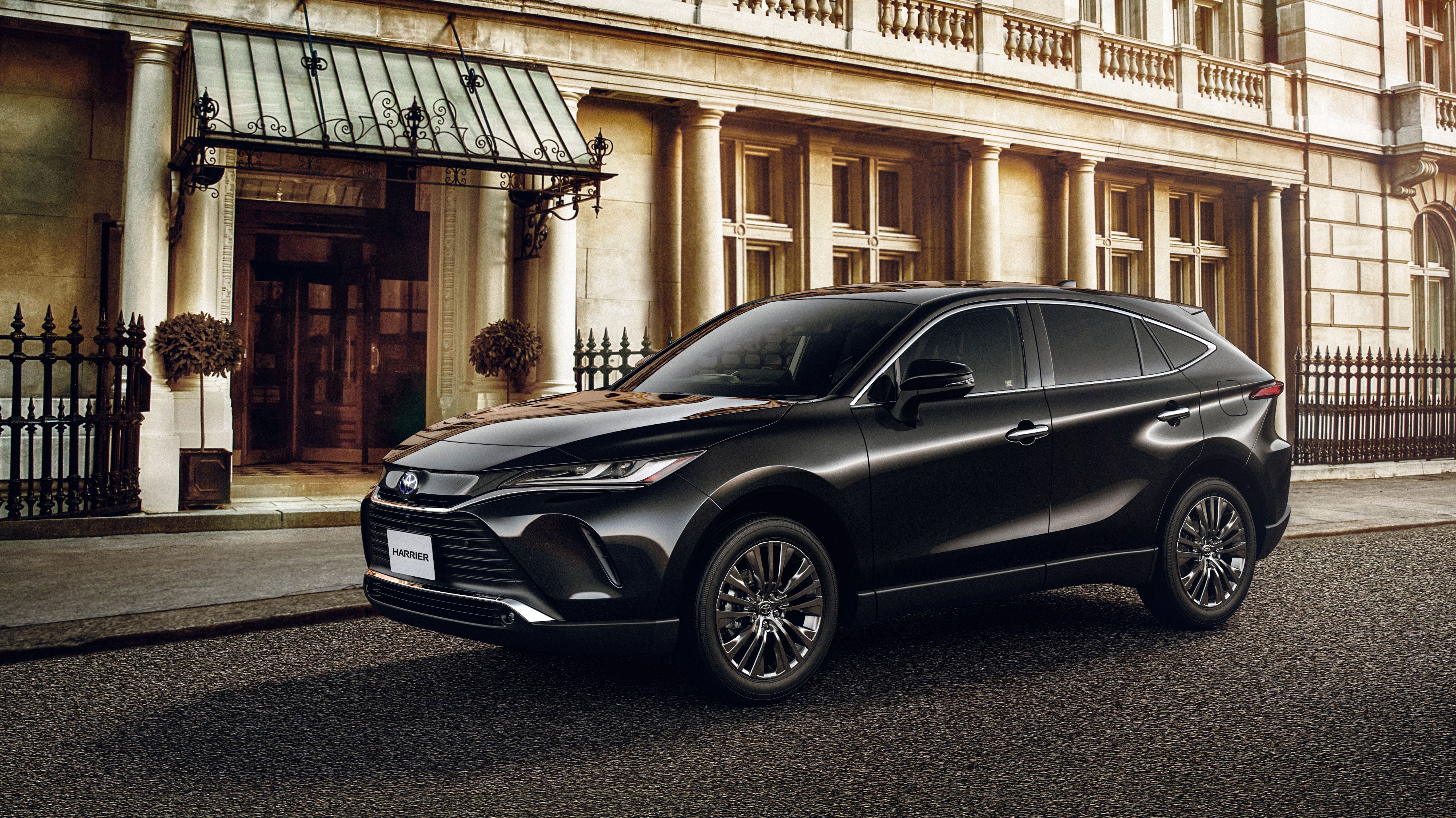 5120x2880 Toyota Harrier Wallpaper