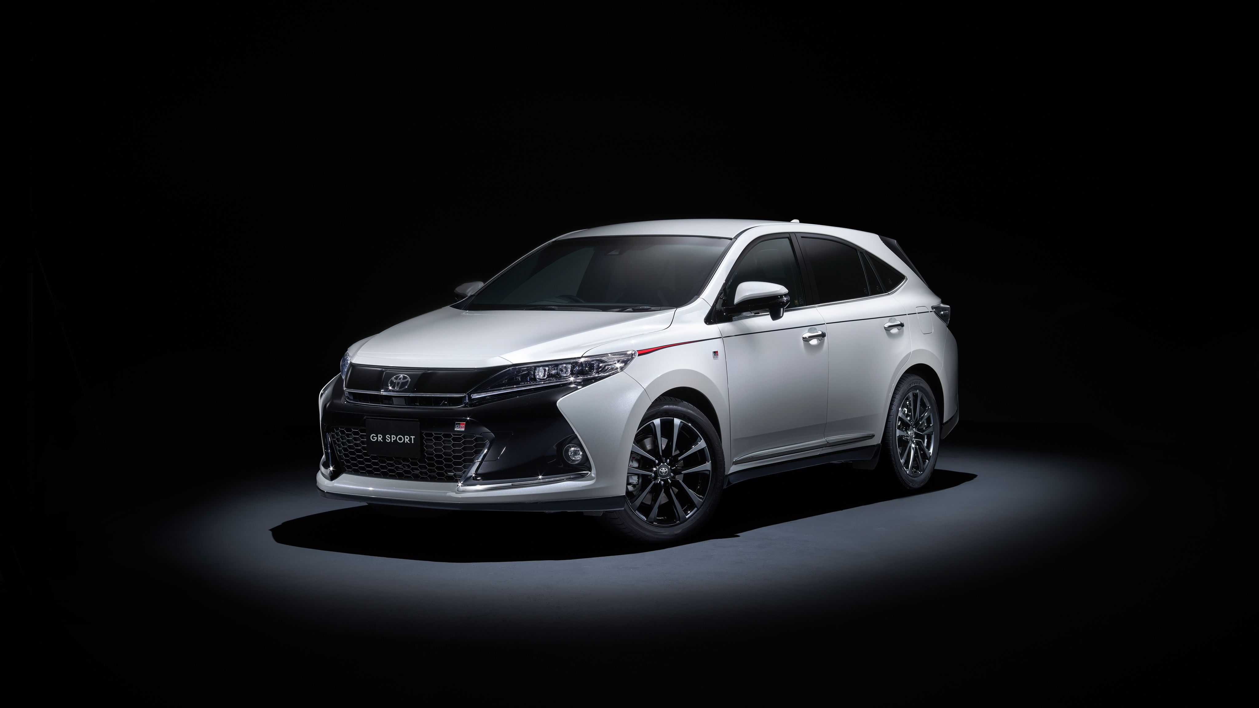 4096x2304 Toyota Harrier Wallpaper