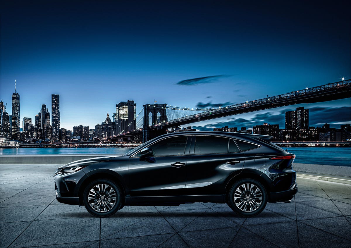 1200x848 Toyota Harrier SUV Combines Luxury Feel With Mass Market Appeal