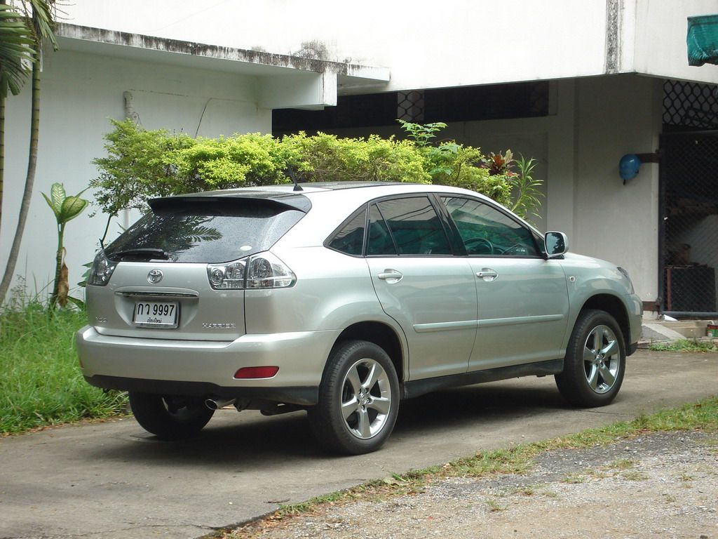 1024x768 Toyota Harrier
