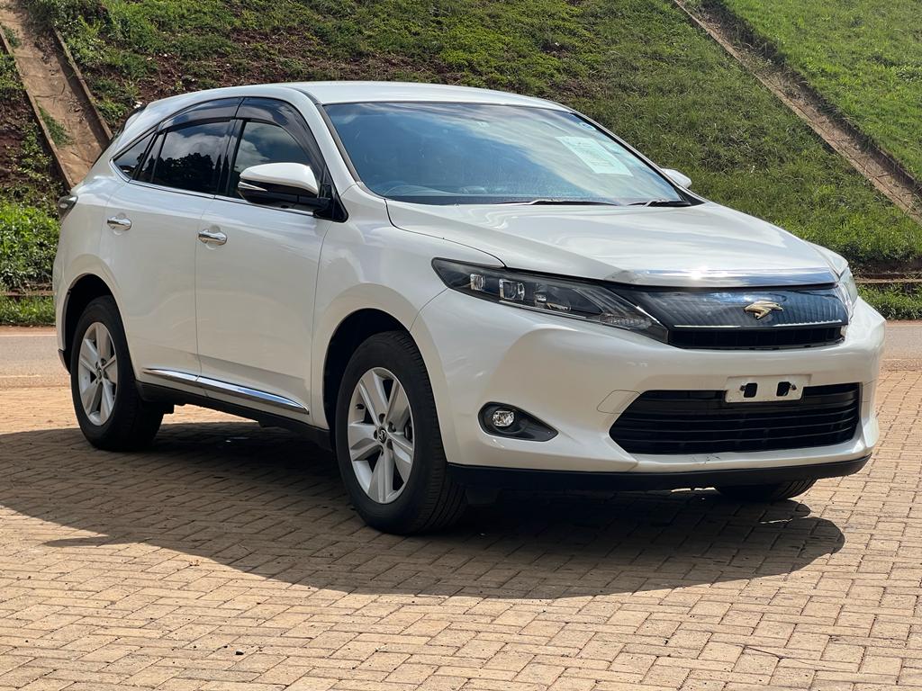 1024x768 Toyota Harrier