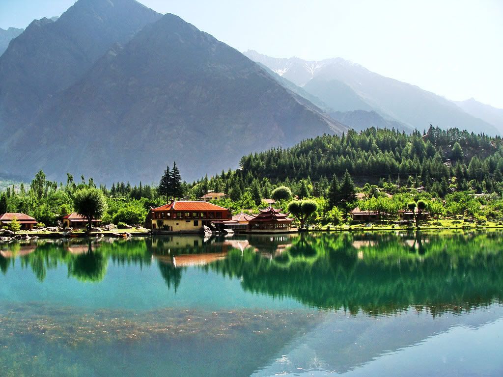 1024x768 LONG LIVE PAKISTAN: Shangrila Resort, Pakistan Wallpaper : Tour To Northern Areas Of Pakistan