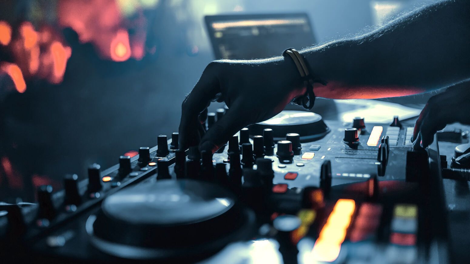 1550x872 Deep House, Tech House, Progressive House, Electronic, Chill Out Archivi Radio. Radio Studio Piu Ibiza
