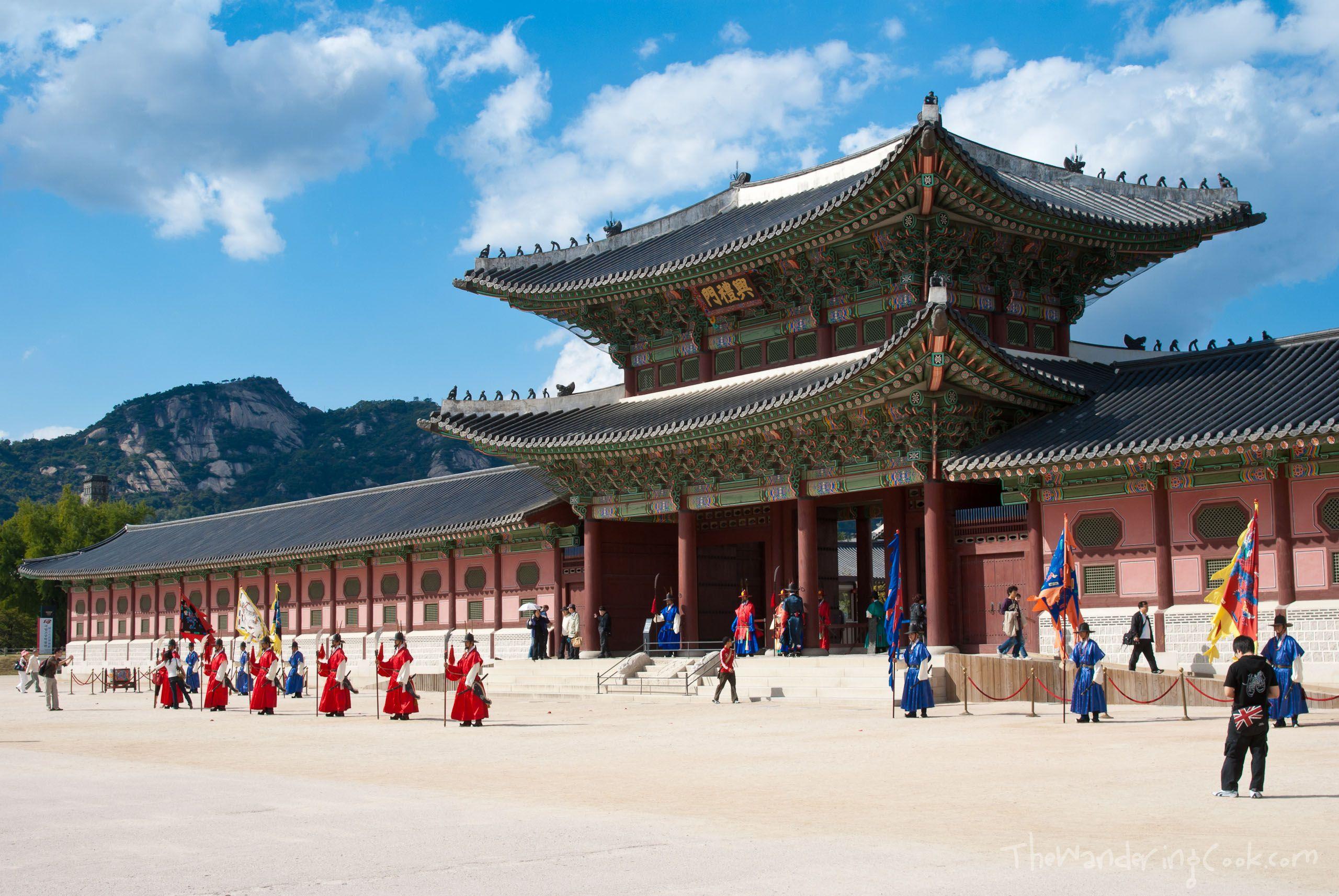 2560x1714 Gyeongbok Palace In Seoul, South Korea