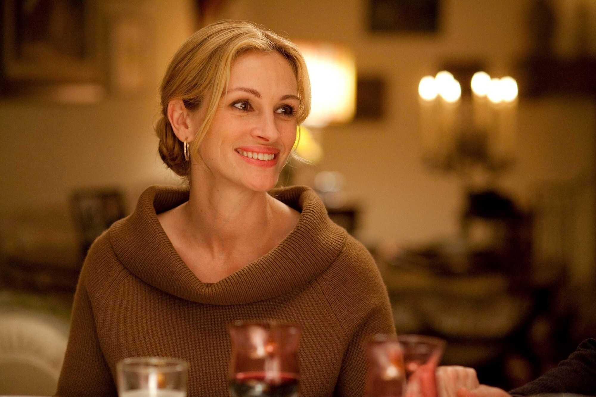 2000x1333 Julia Roberts in Movie Eat Pray Love Wallpaper